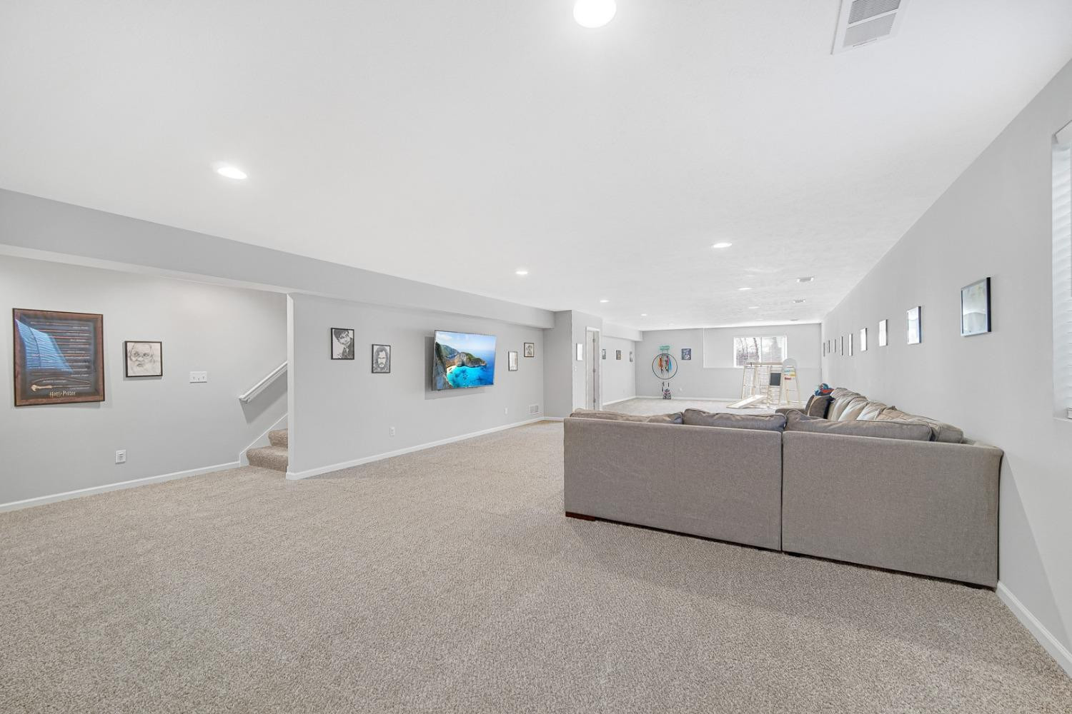 2974 N Fairway Avenue