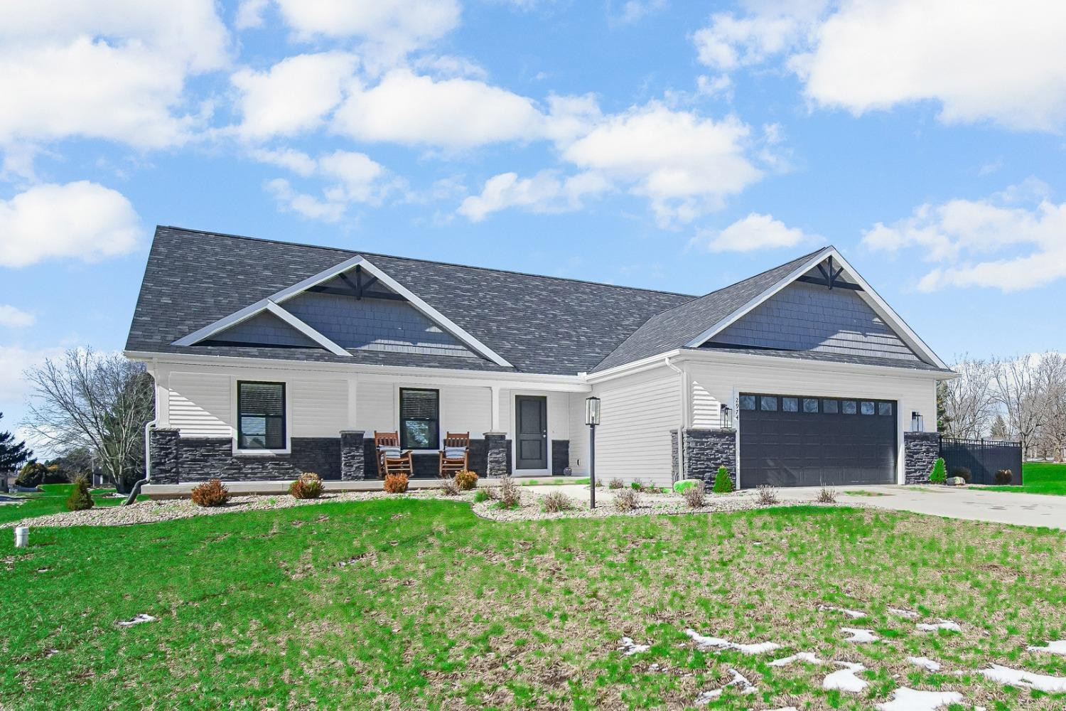 2974 N Fairway Avenue