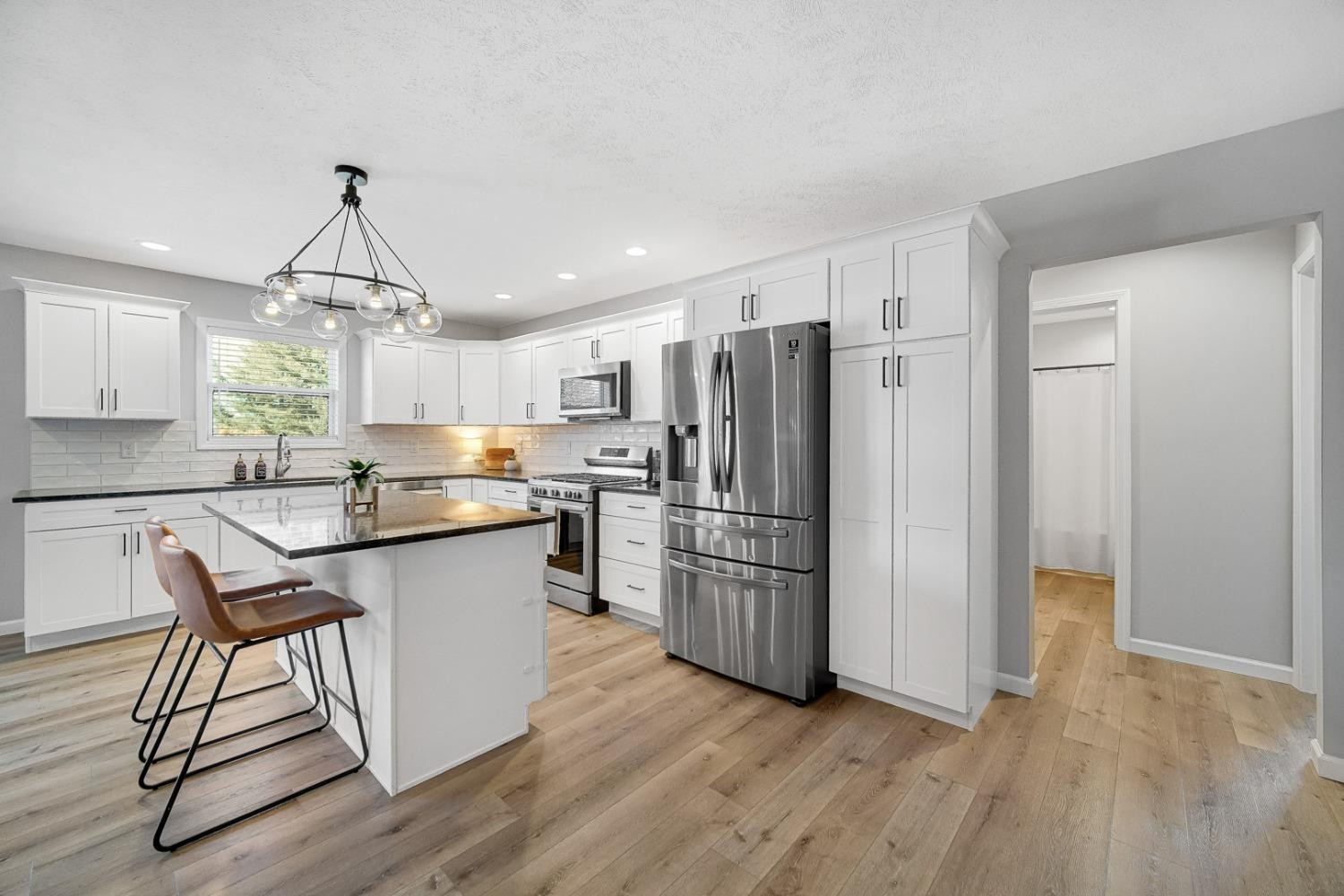 2974 N Fairway Avenue