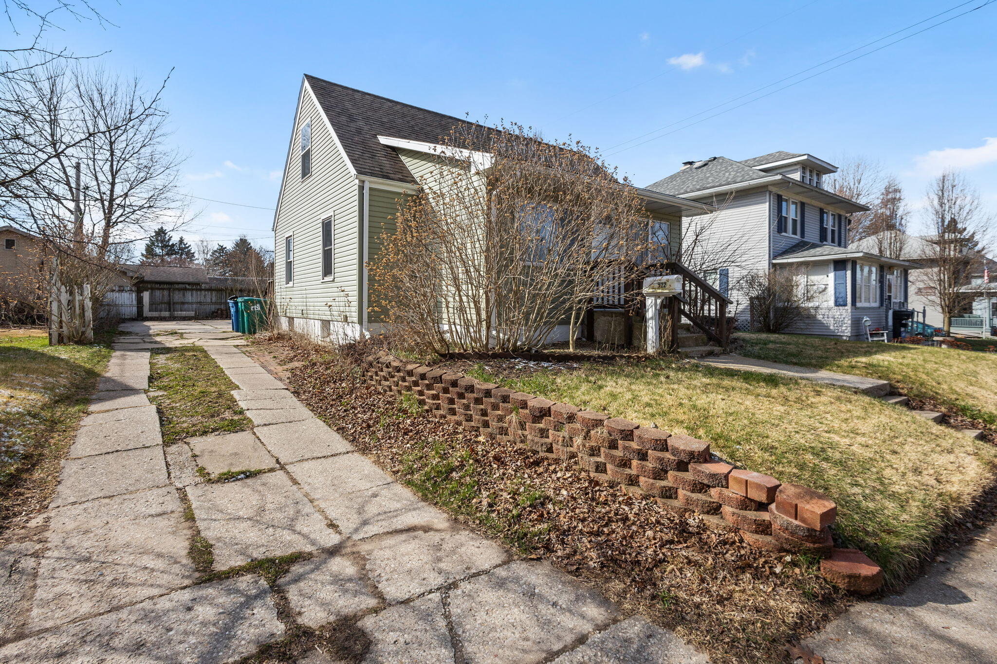 822 E Jefferson Avenue