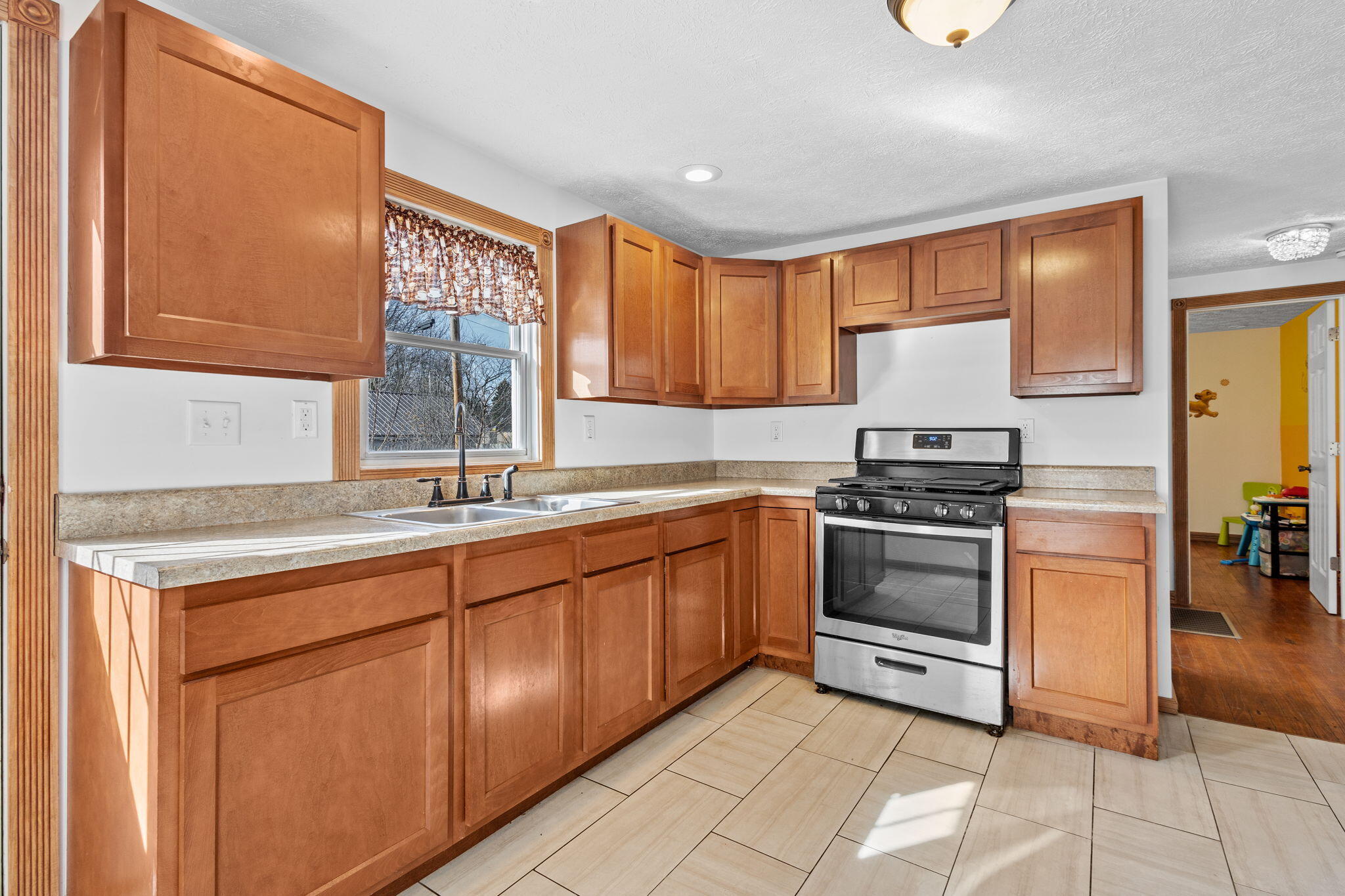 822 E Jefferson Avenue