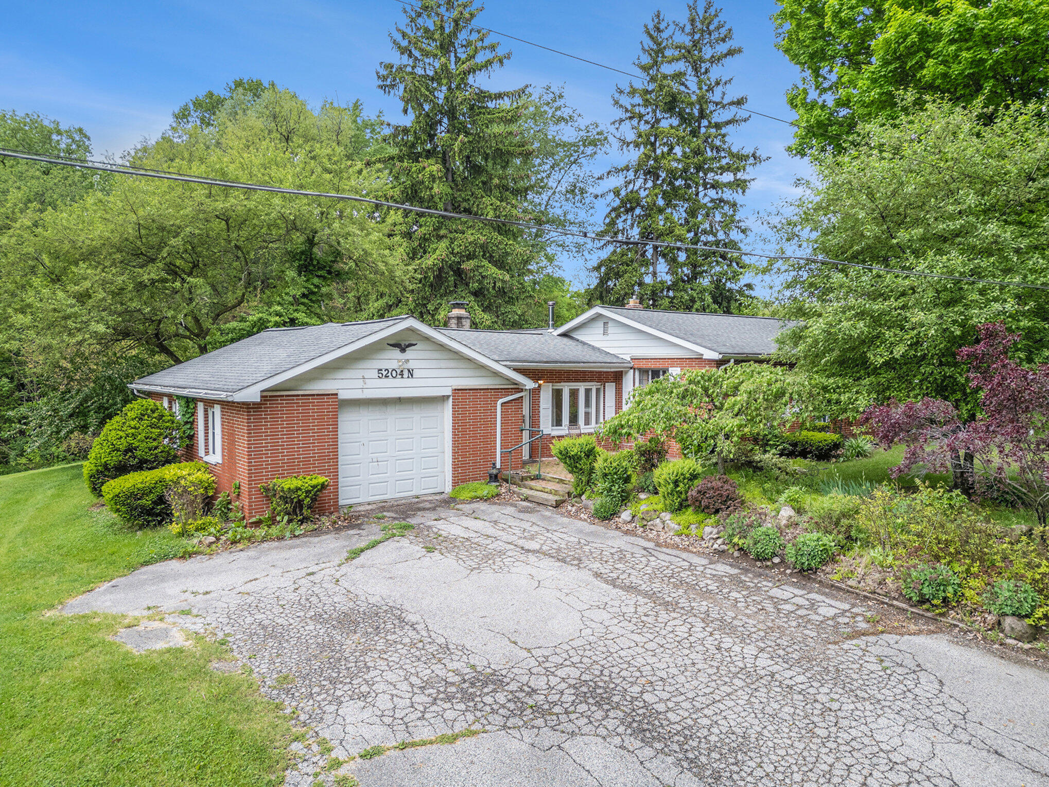 5204 N 425 E