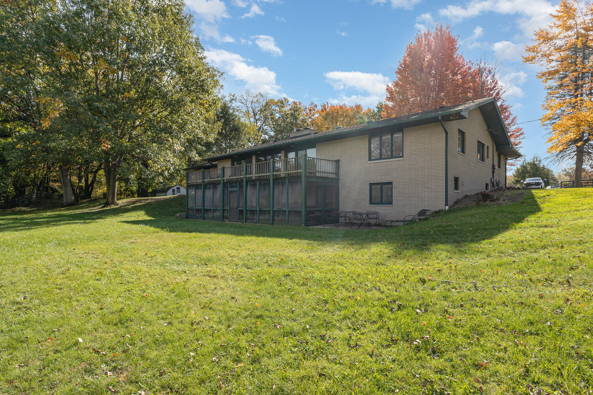 6271 N 525 W
