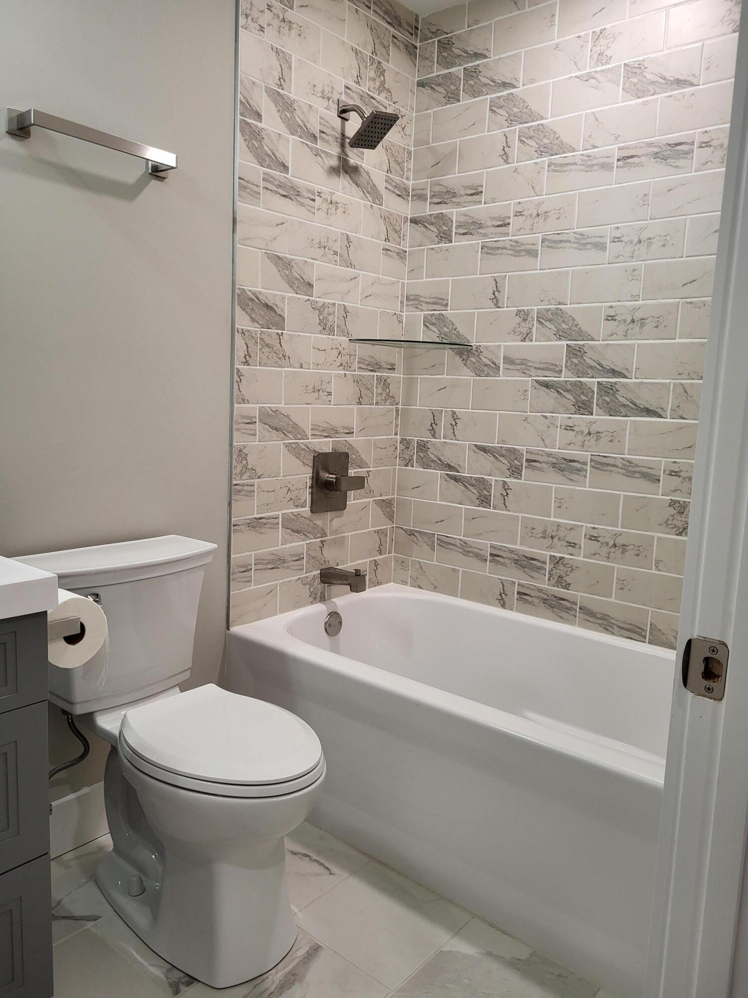 8441 E Lakseshore Drive