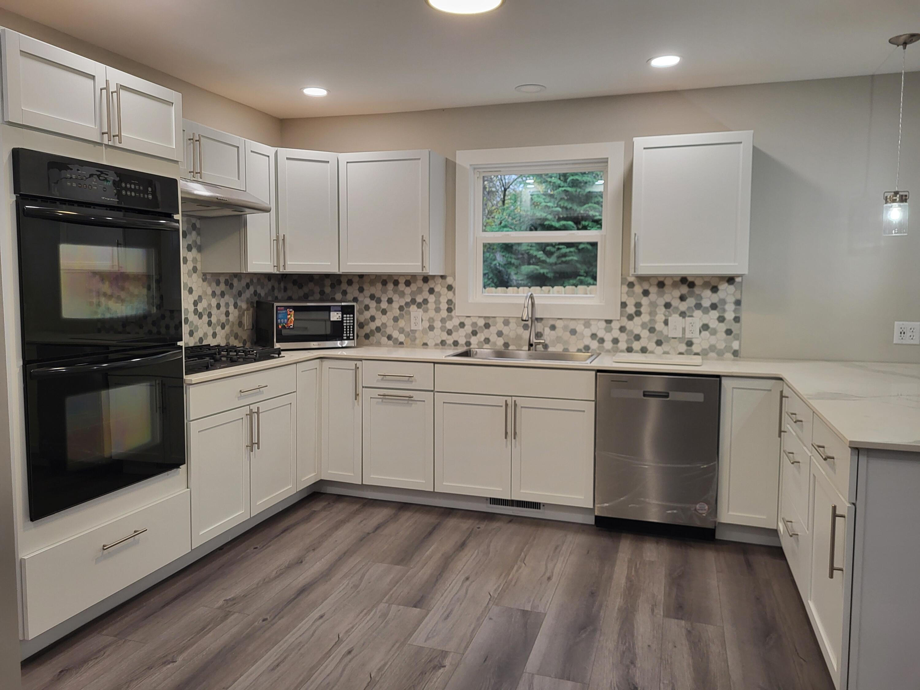 8441 E Lakseshore Drive