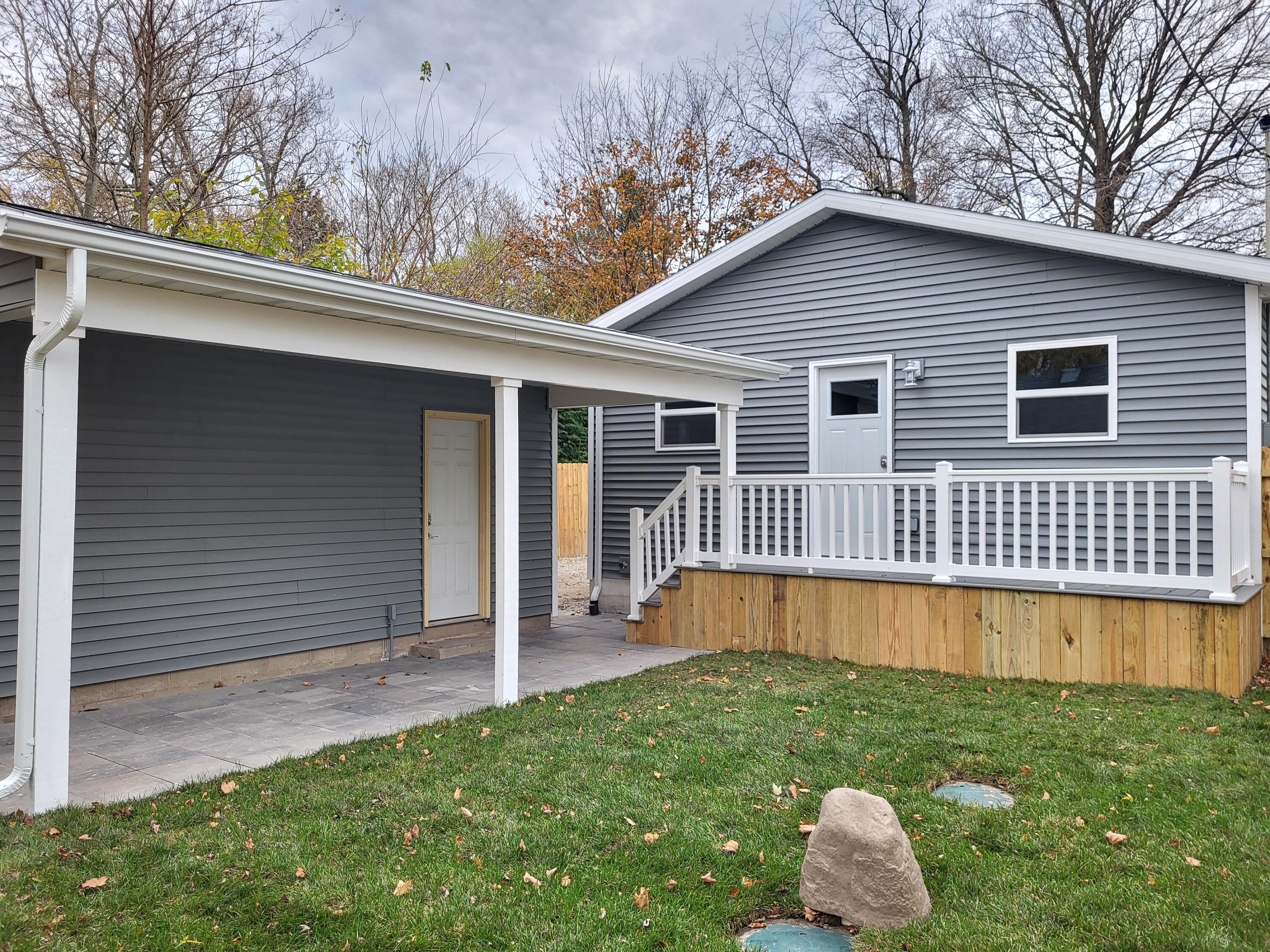 8441 E Lakseshore Drive