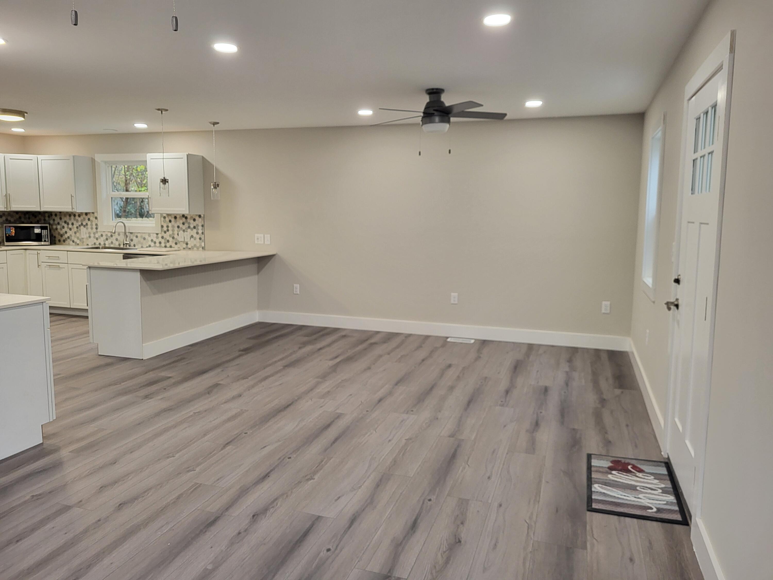 8441 E Lakseshore Drive