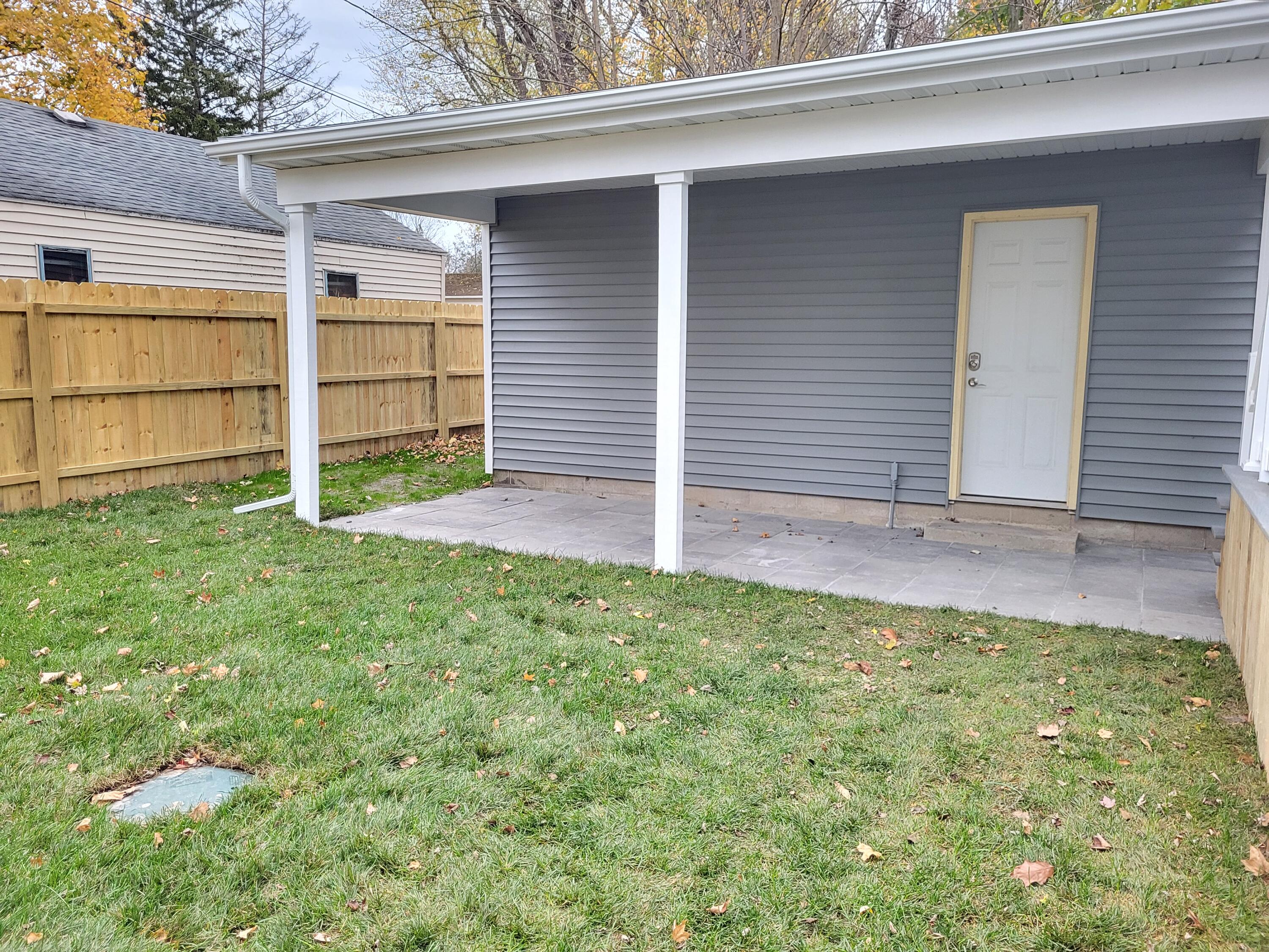 8441 E Lakseshore Drive