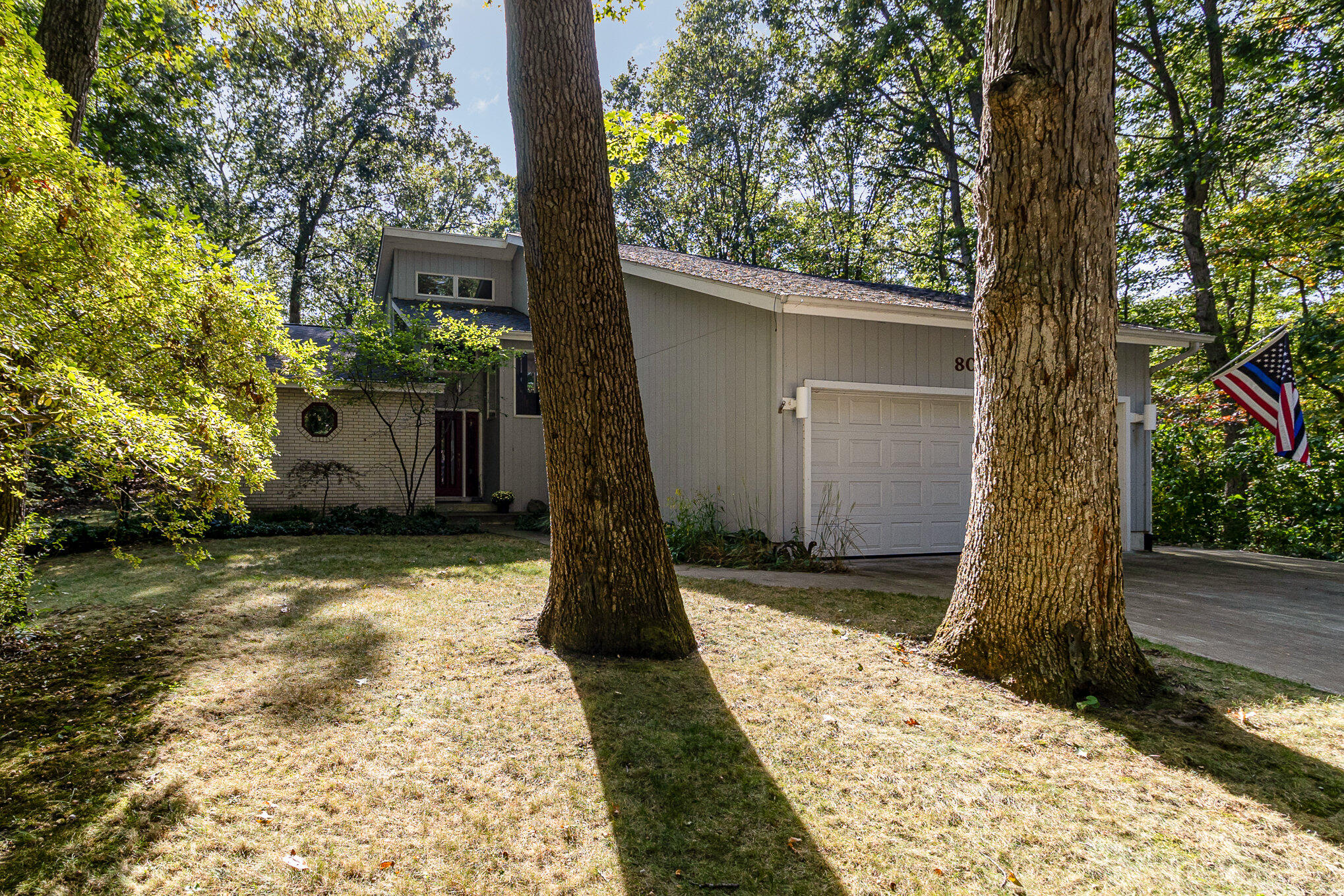 805 E Vera Avenue