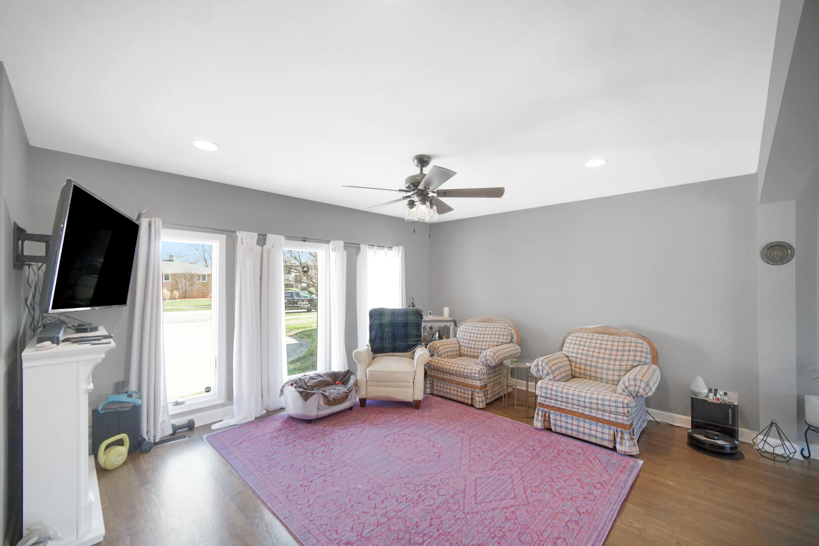 8218 White Oak Avenue