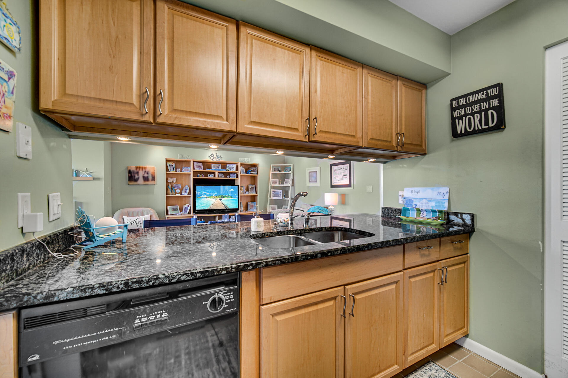 1 Marine Drive Unit: 2