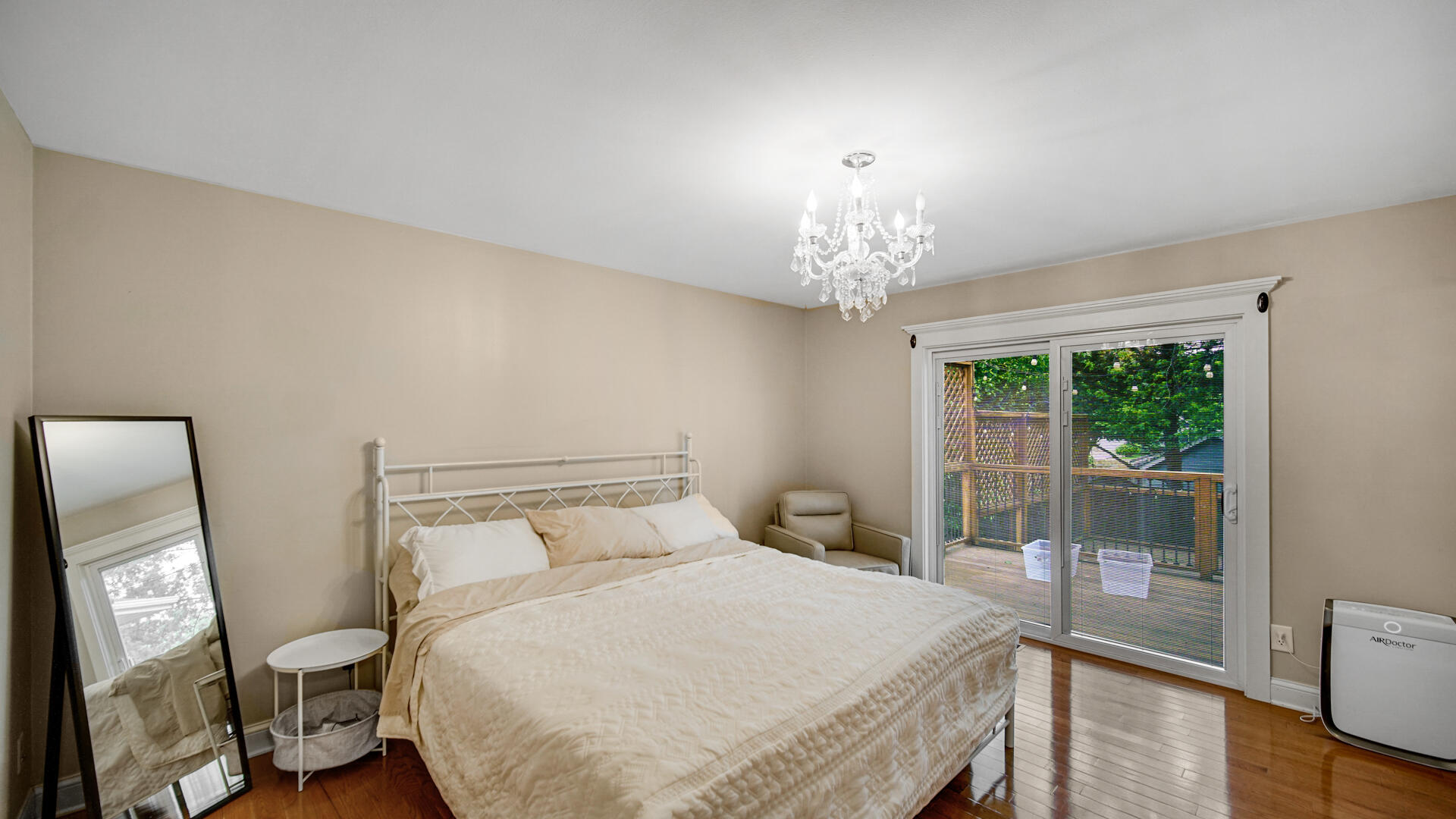 1381 Dixon Parkway