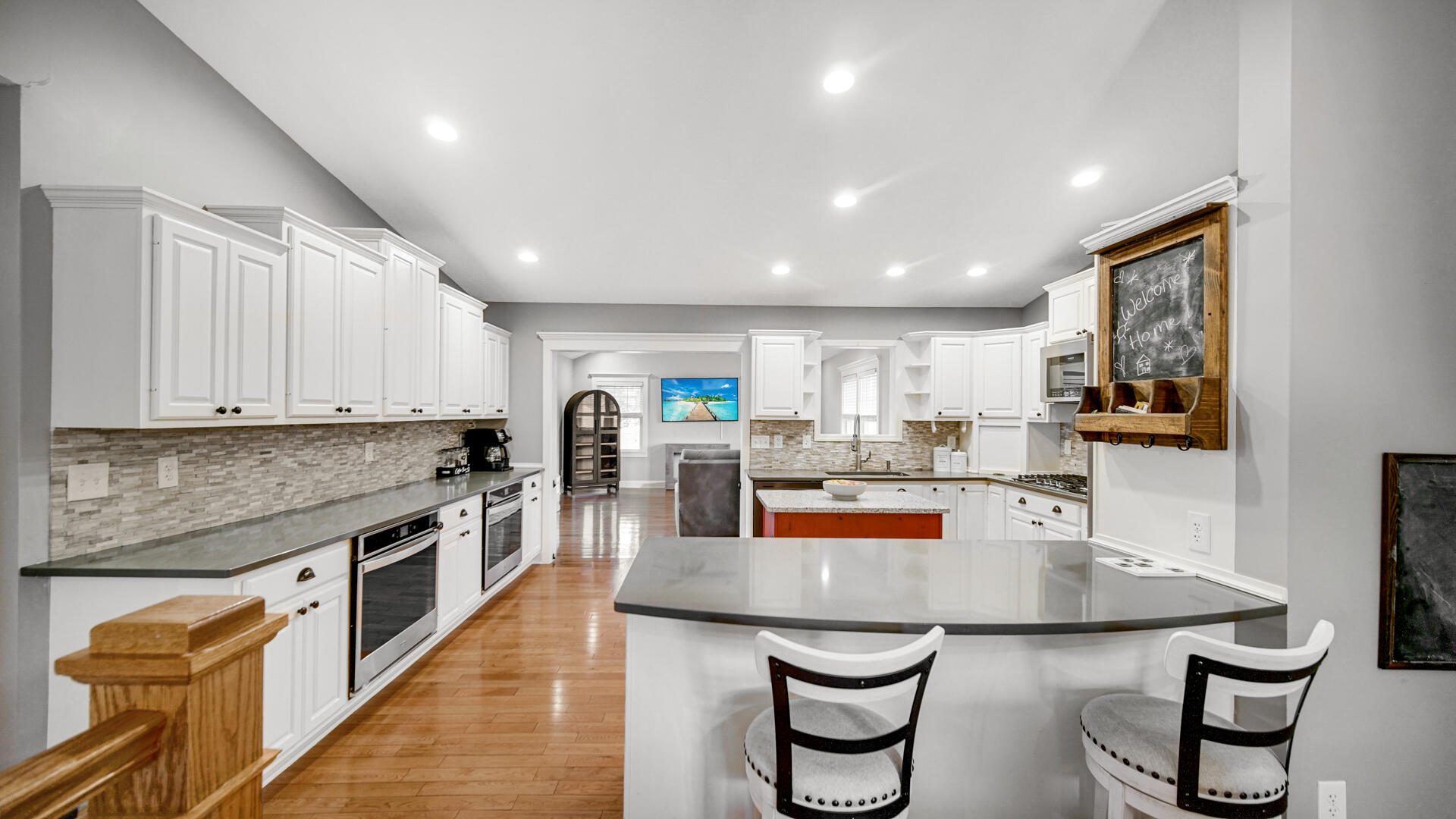 1381 Dixon Parkway