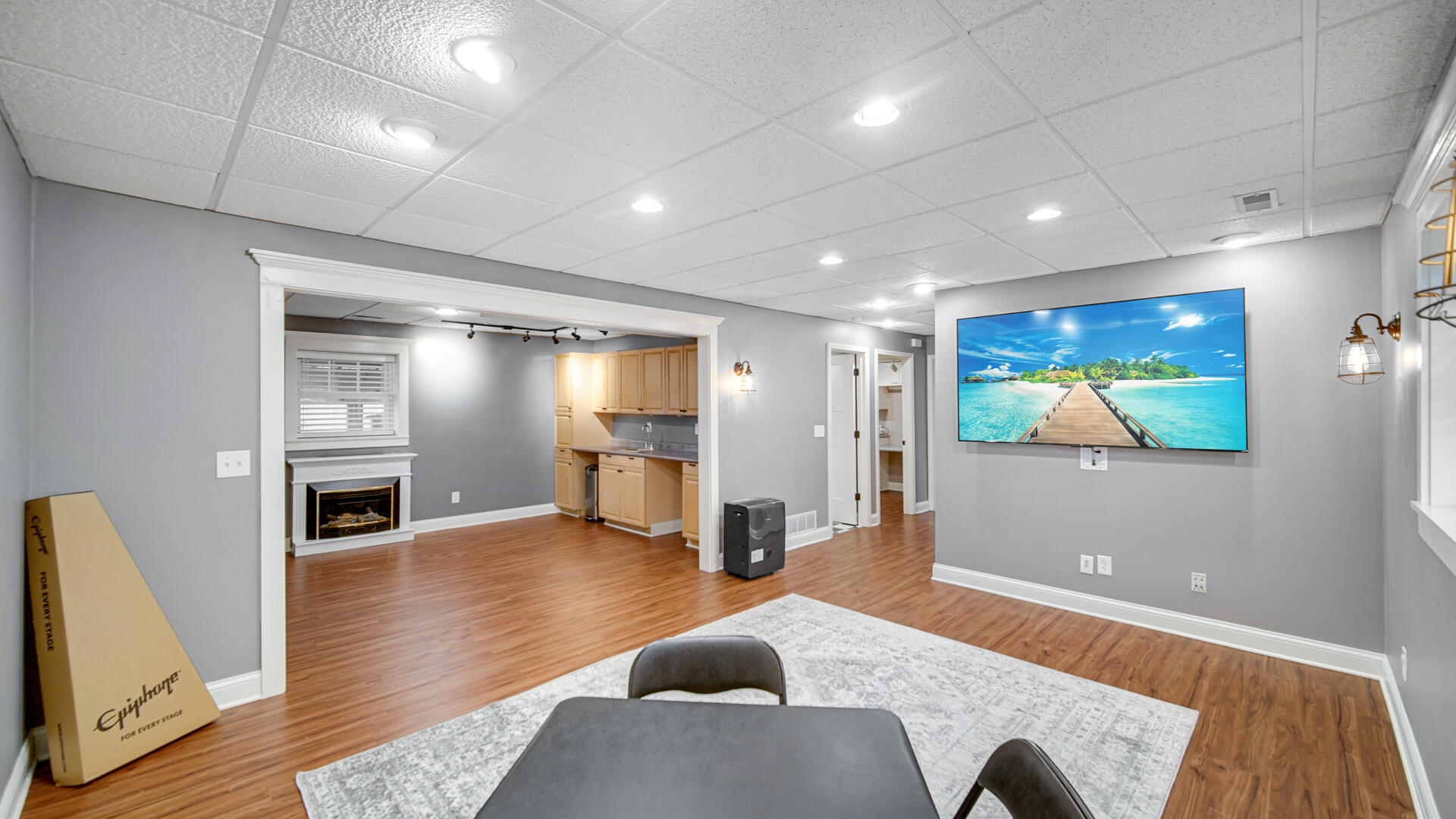 1381 Dixon Parkway