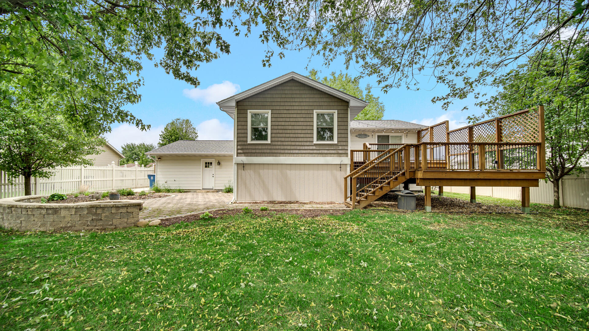 1381 Dixon Parkway