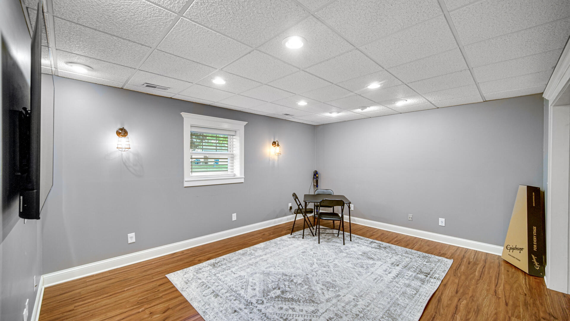 1381 Dixon Parkway