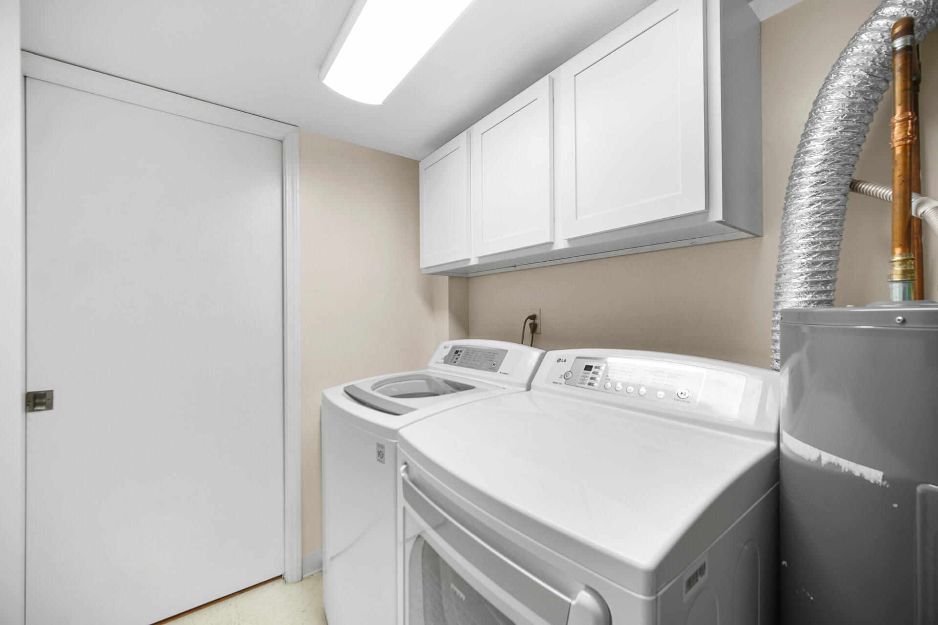 2 Karwick Glen Drive