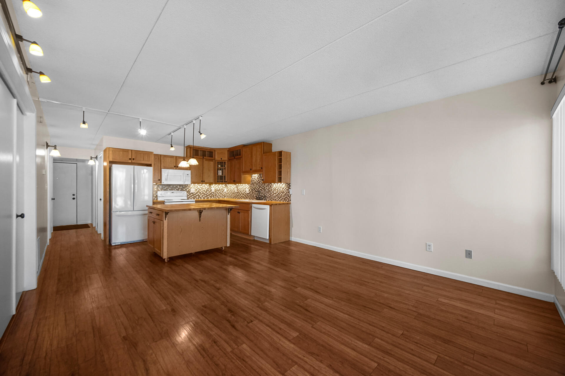 2 Karwick Glen Drive