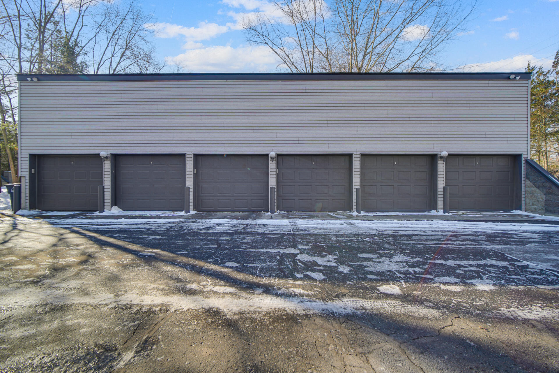 2 Karwick Glen Drive