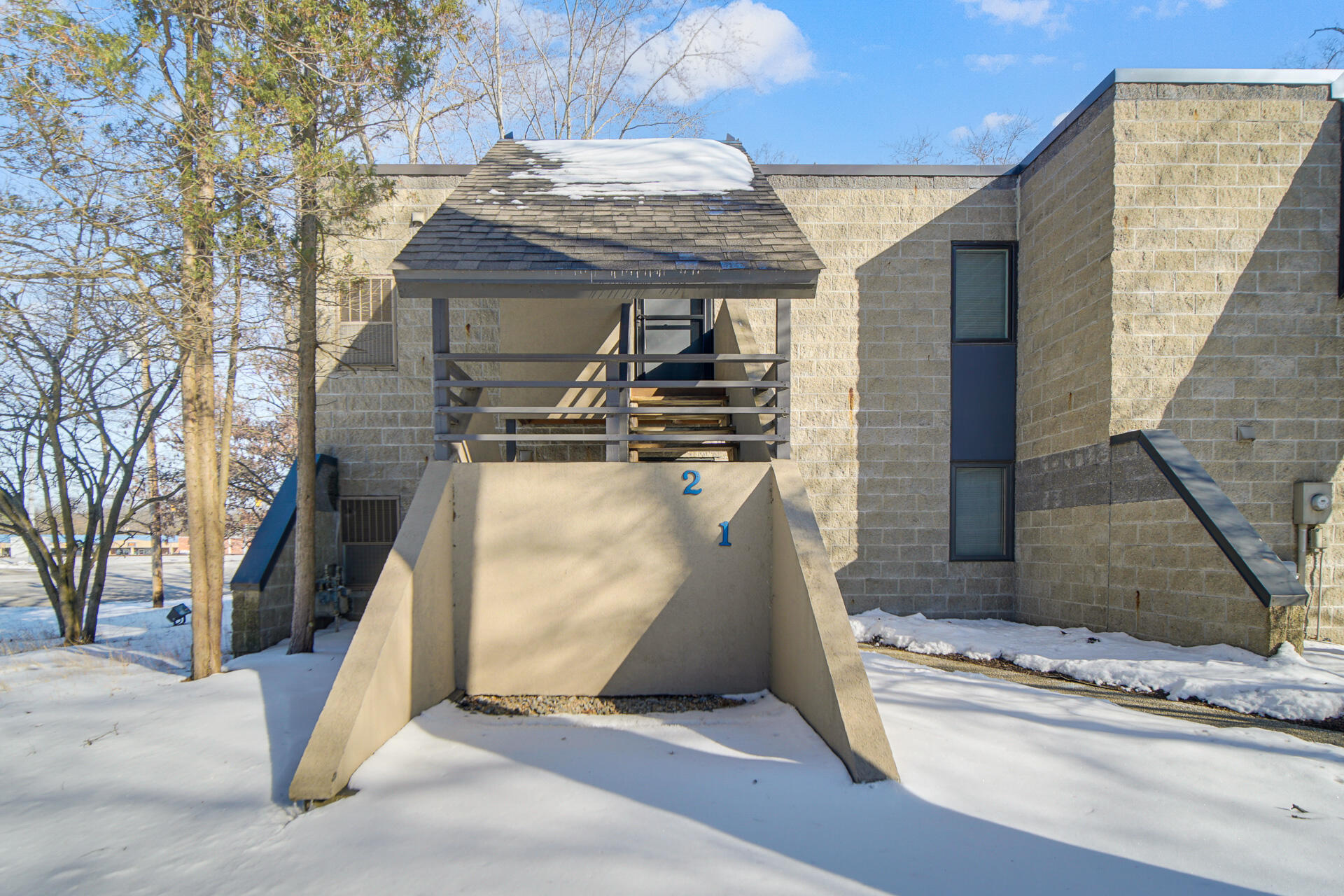 2 Karwick Glen Drive