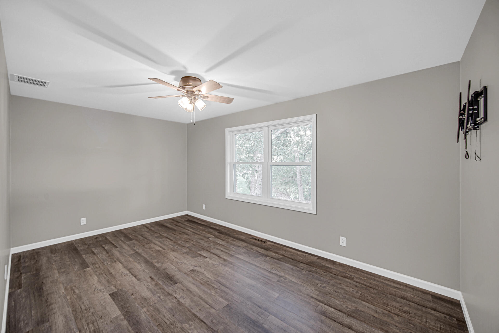 199 1/2 W Mcclung Road Unit: 5