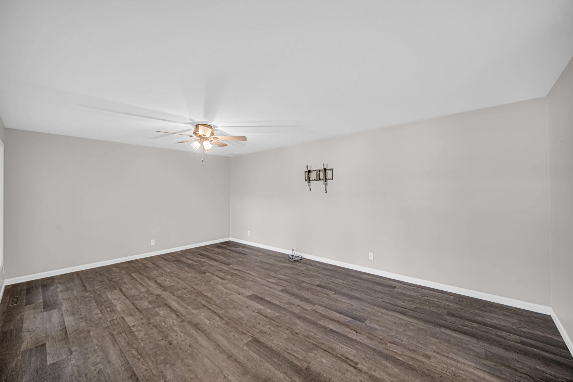 199 1/2 W Mcclung Road Unit: 5