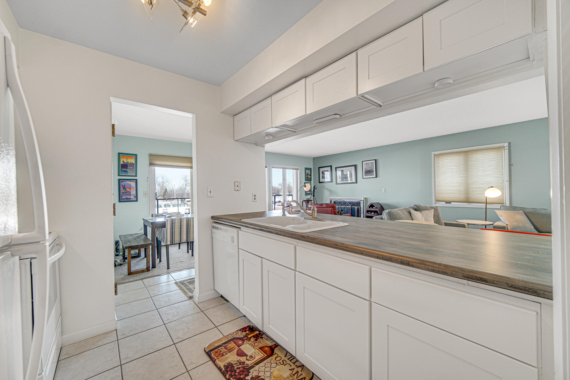 2 Marine Drive Unit: 6