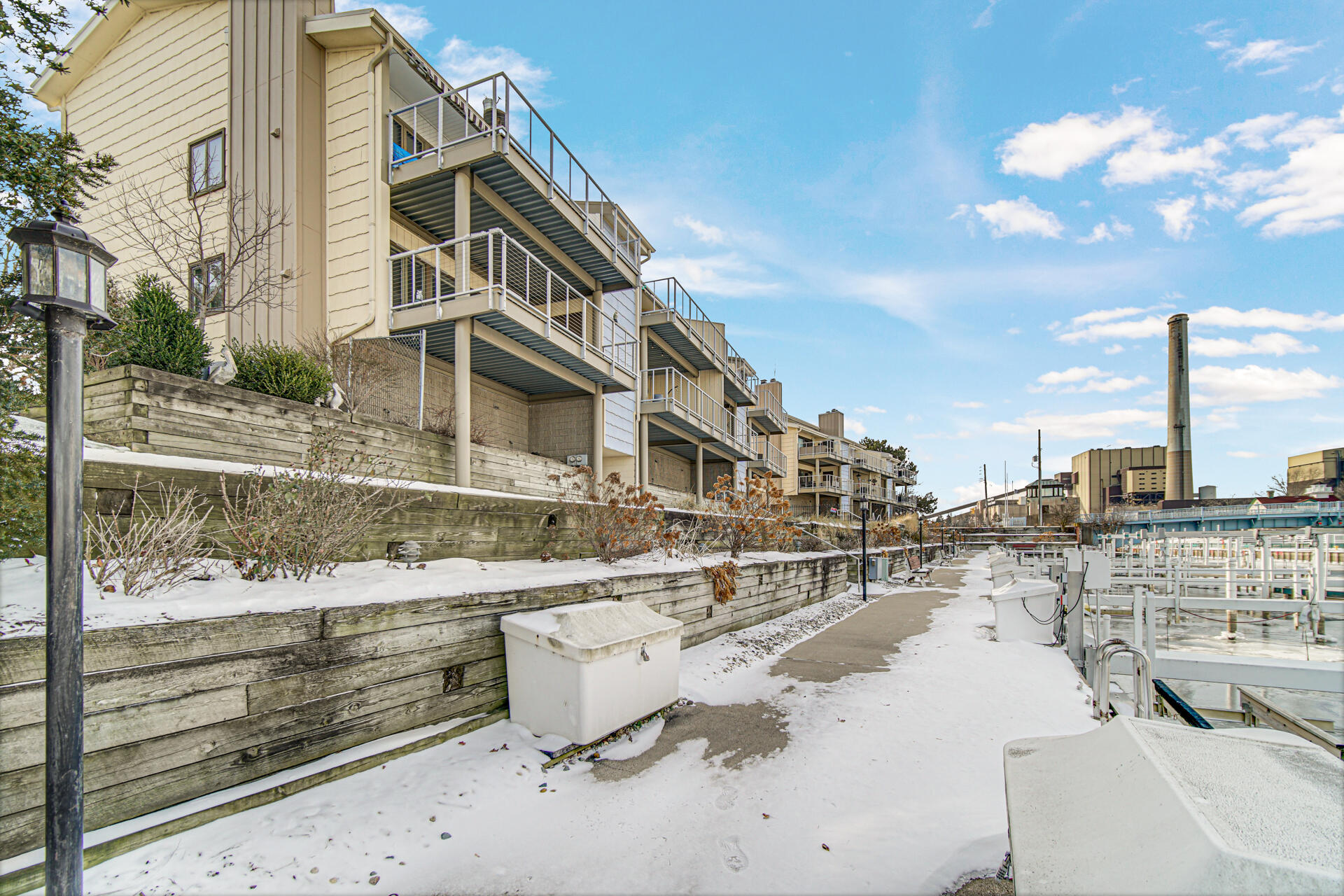 2 Marine Drive Unit: 6