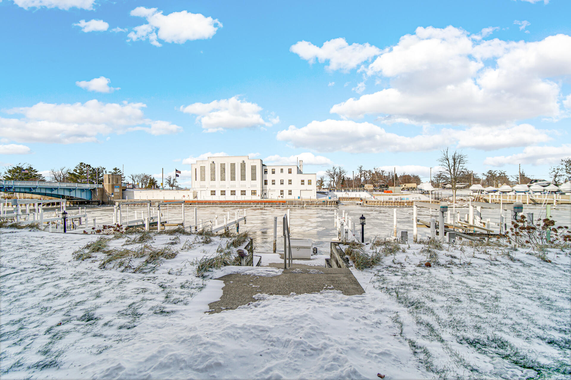 2 Marine Drive Unit: 6