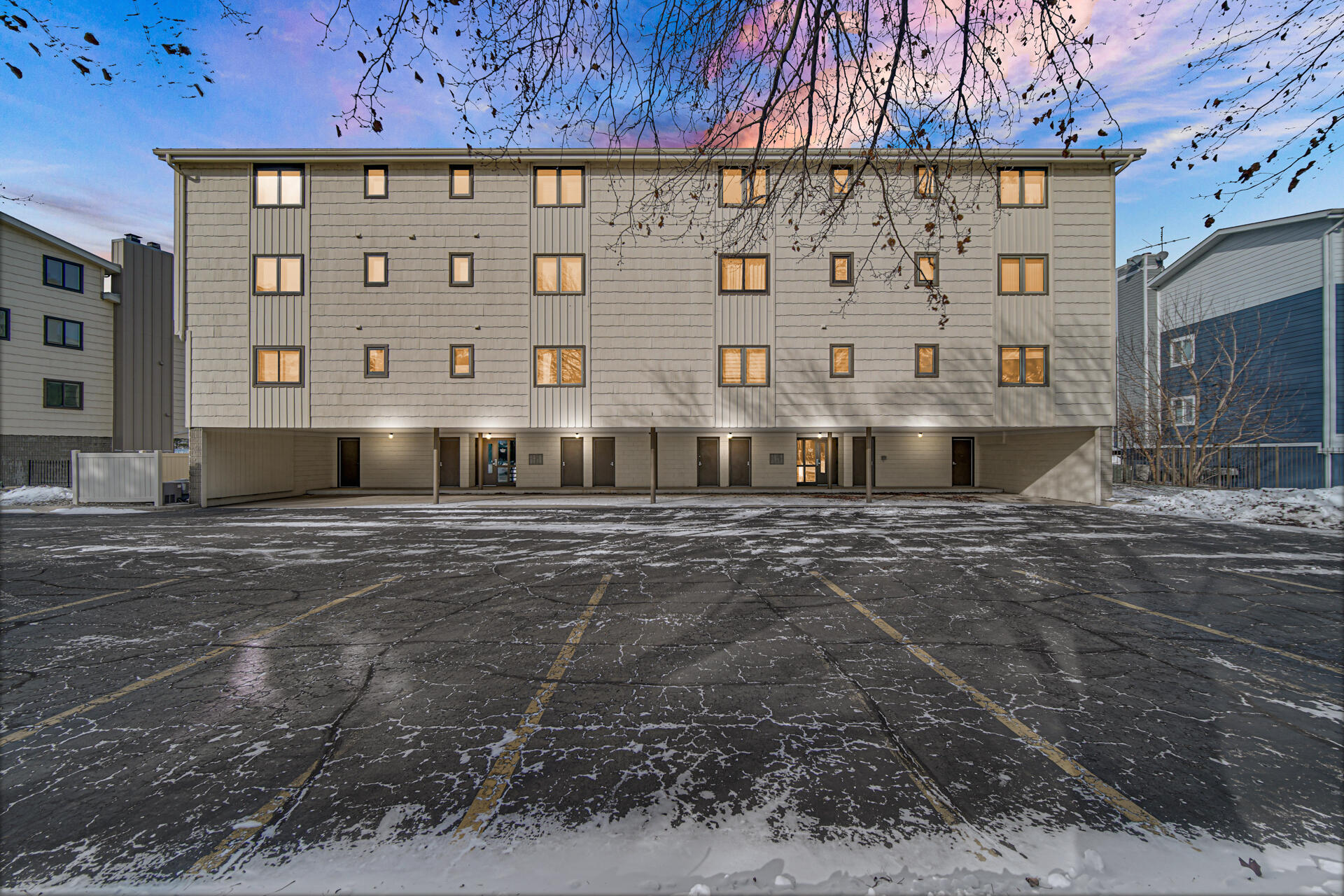 2 Marine Drive Unit: 6