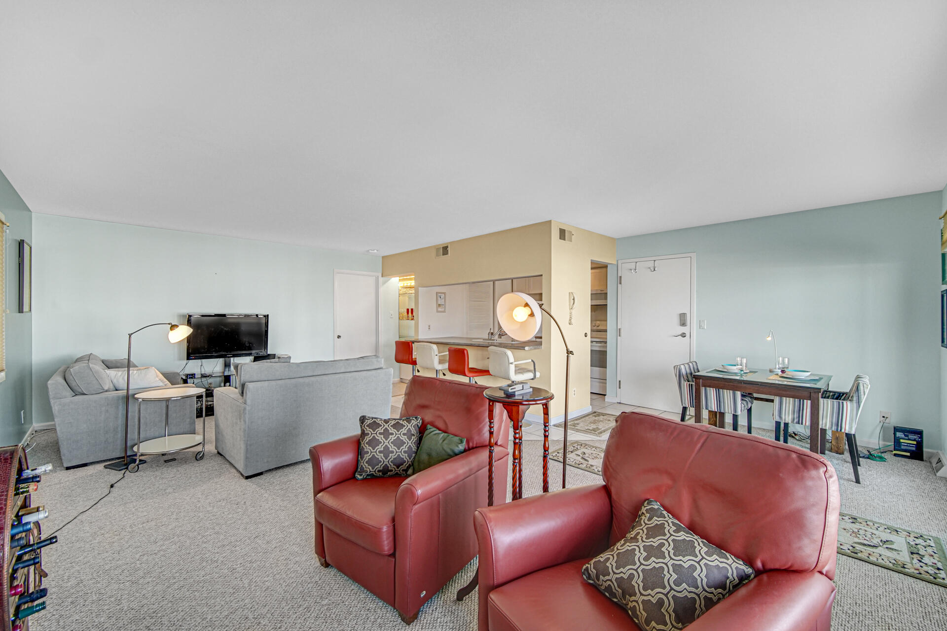 2 Marine Drive Unit: 6