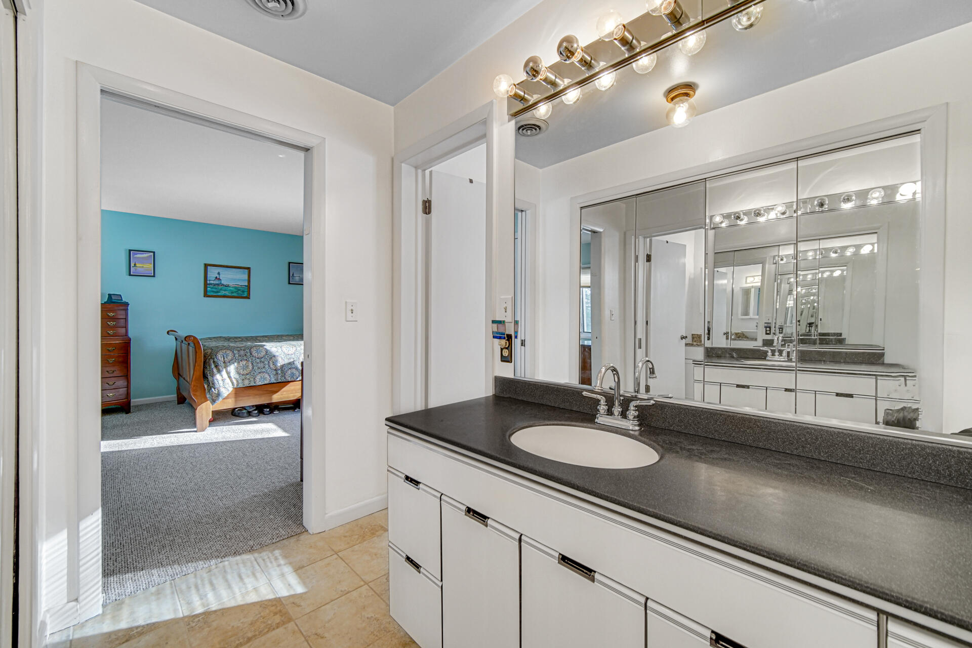 2 Marine Drive Unit: 6