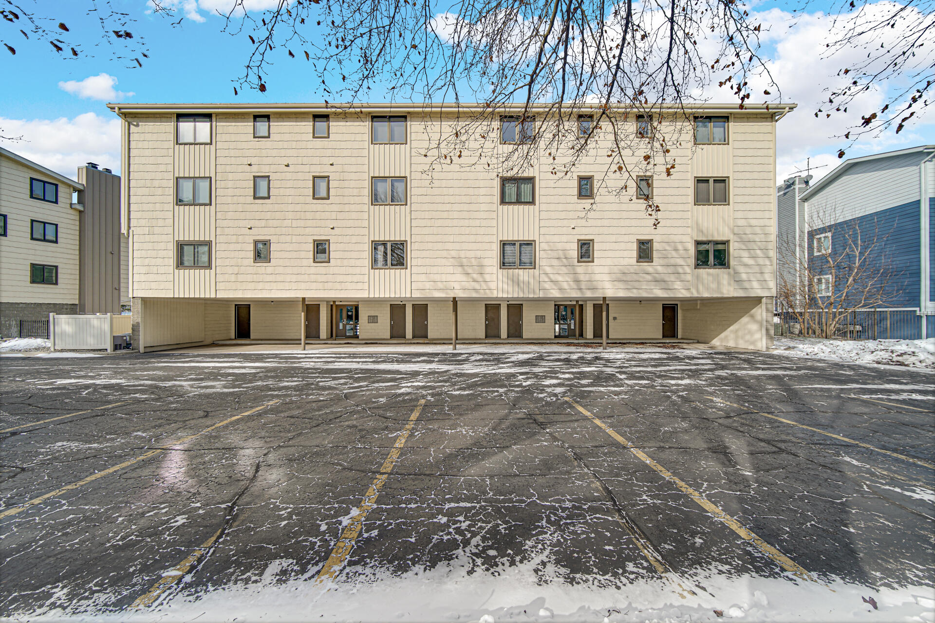 2 Marine Drive Unit: 6