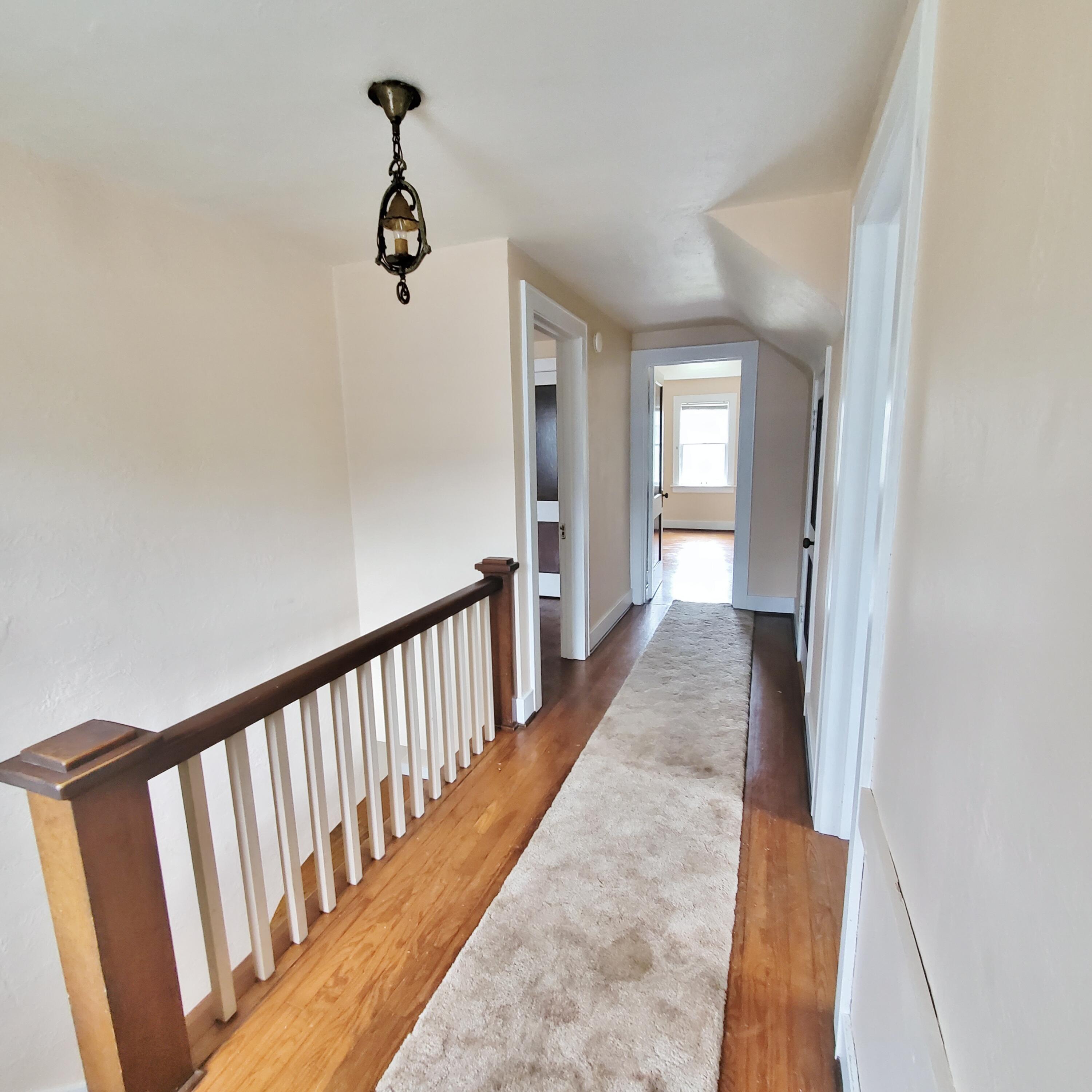 606 Hobart Street
