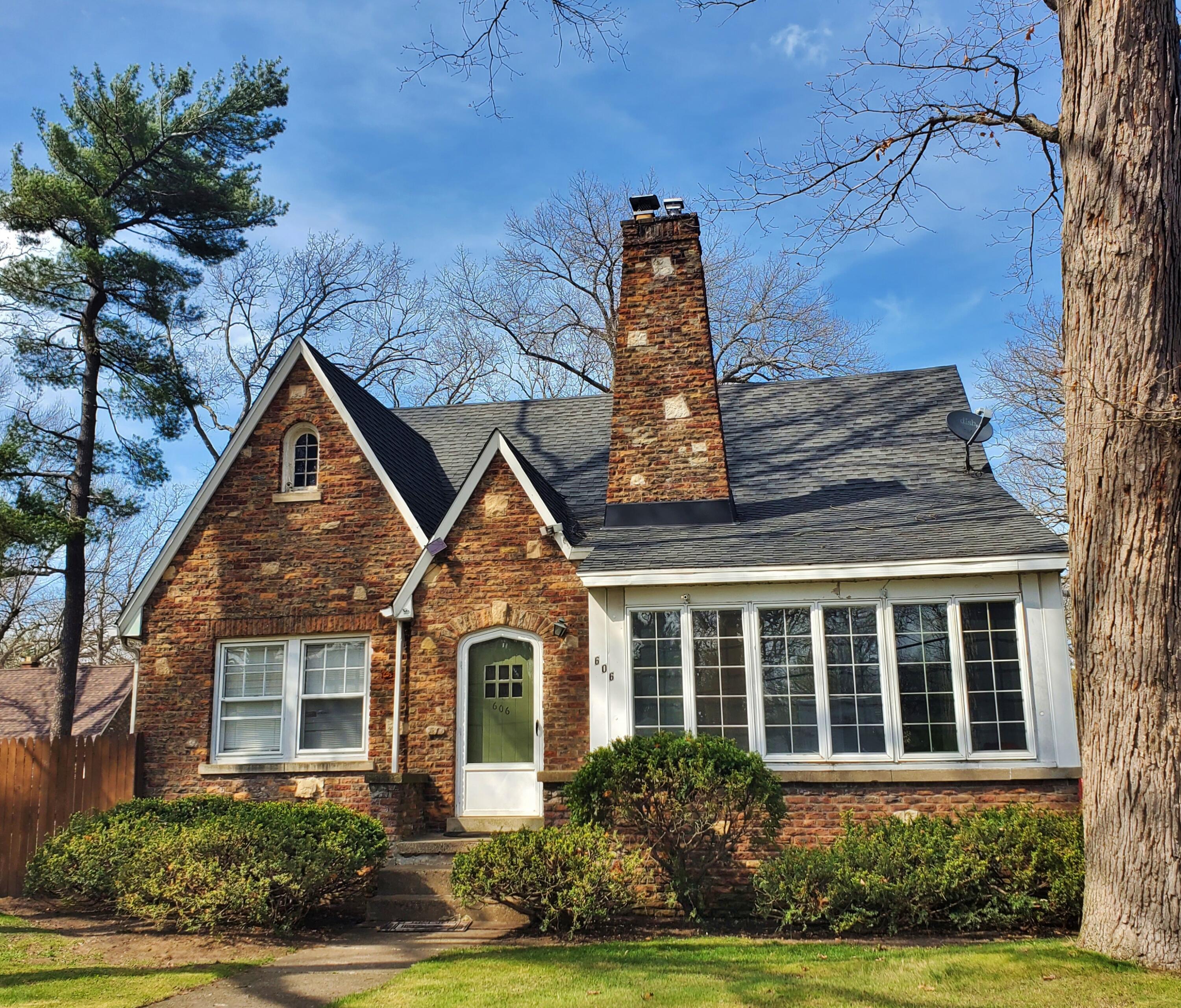 606 Hobart Street