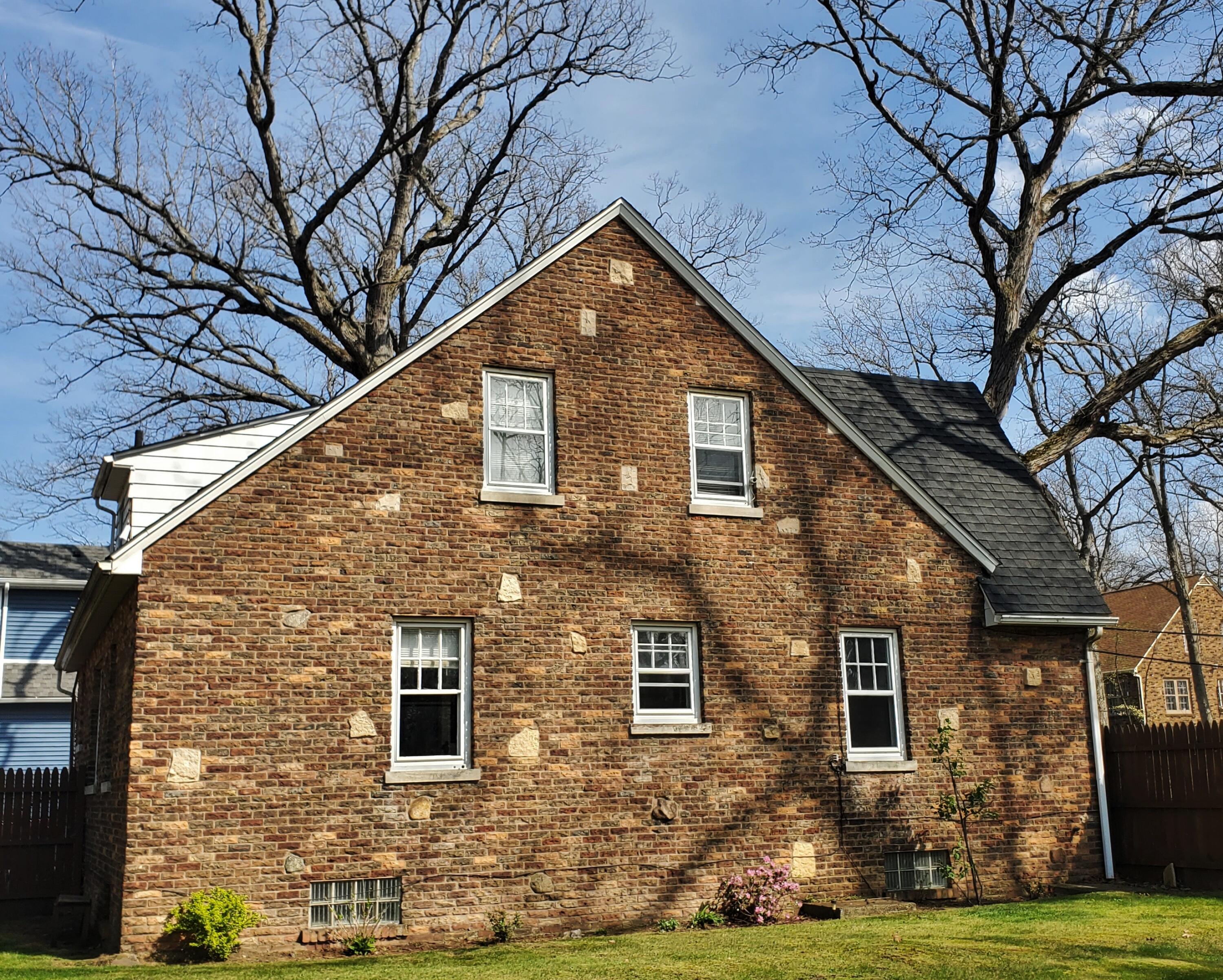 606 Hobart Street