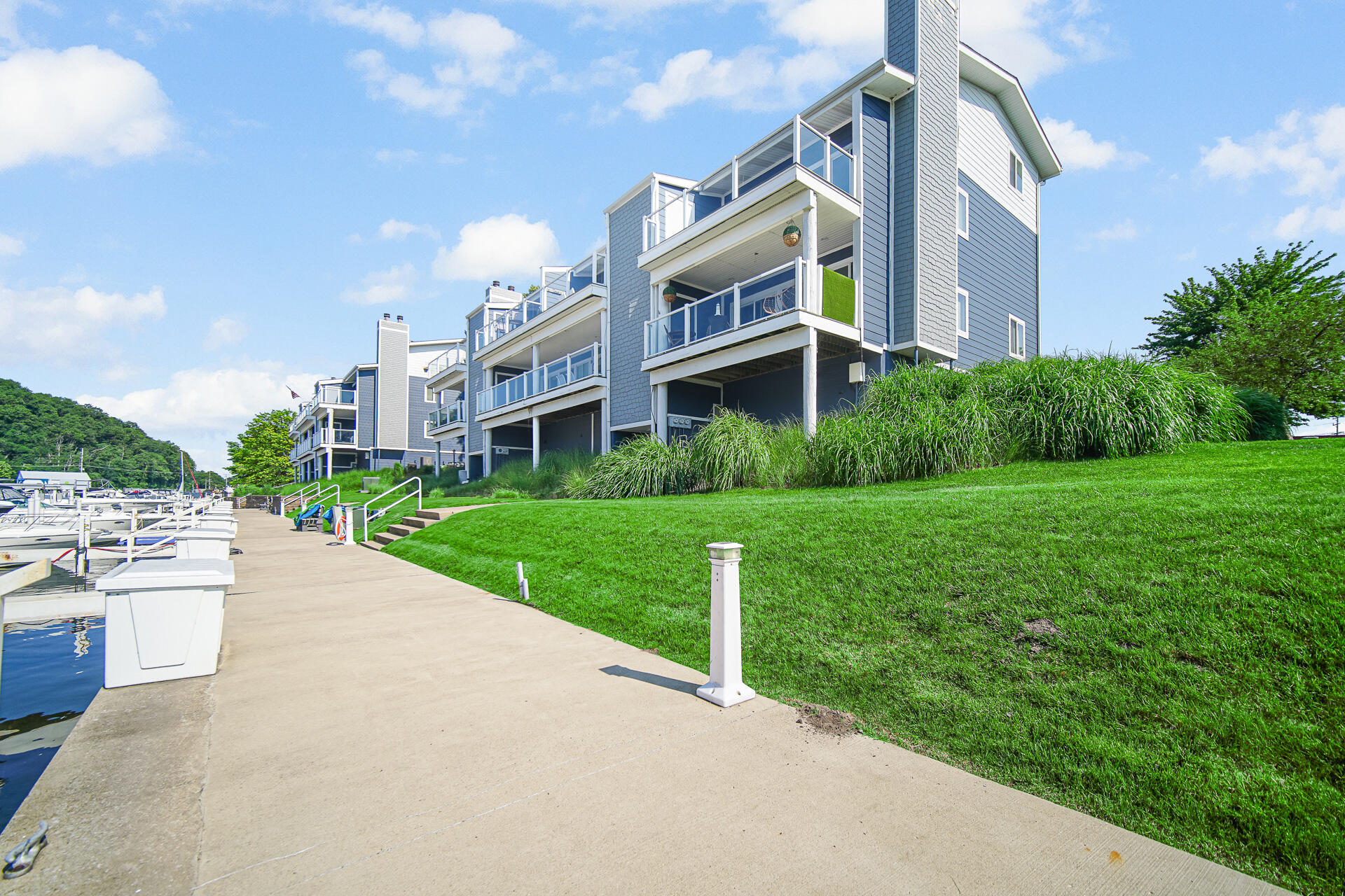 40 Marine Drive Unit: 3