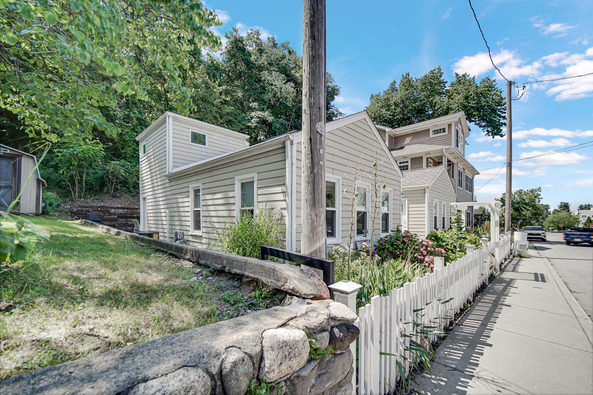 206 Lake Avenue