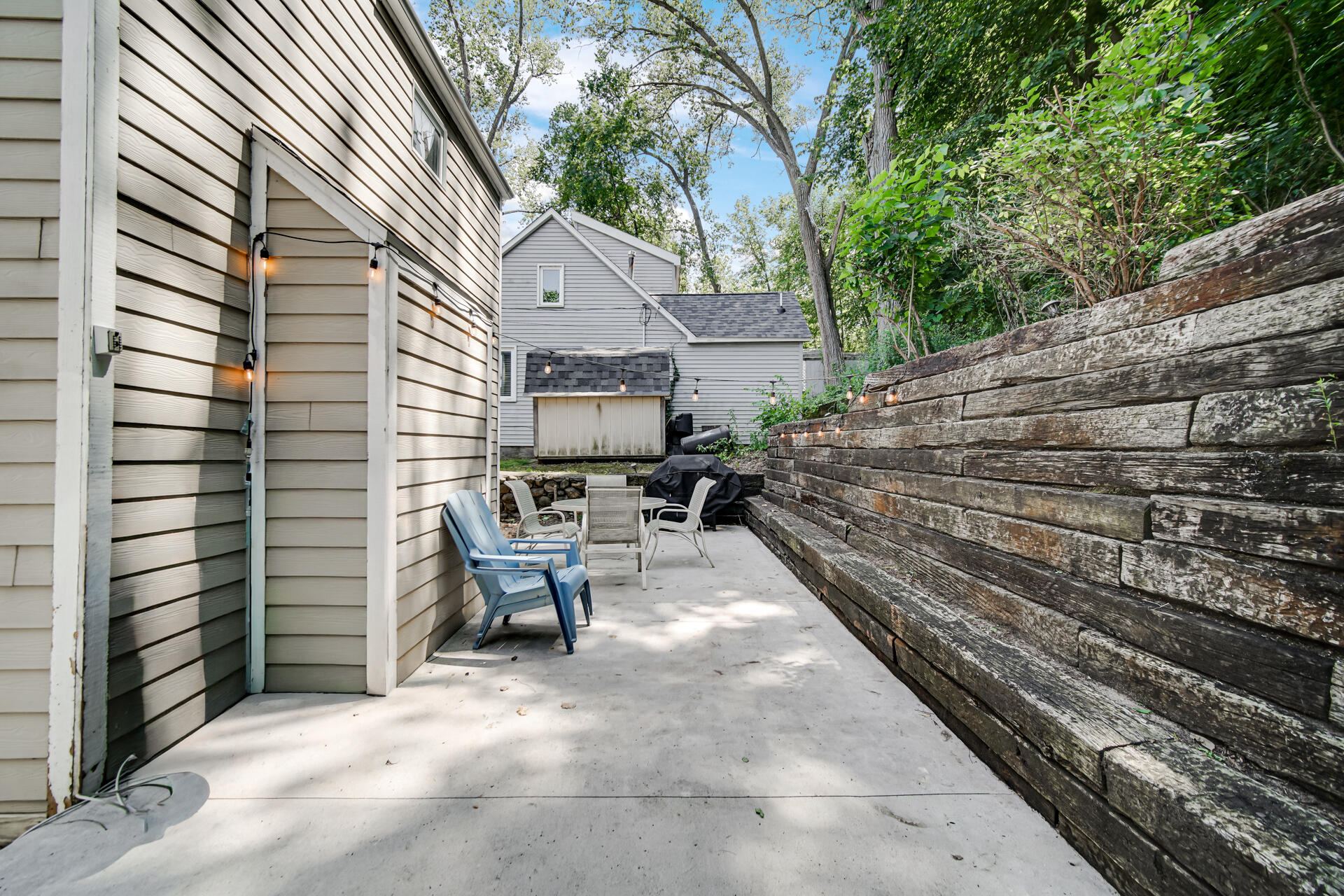 206 Lake Avenue