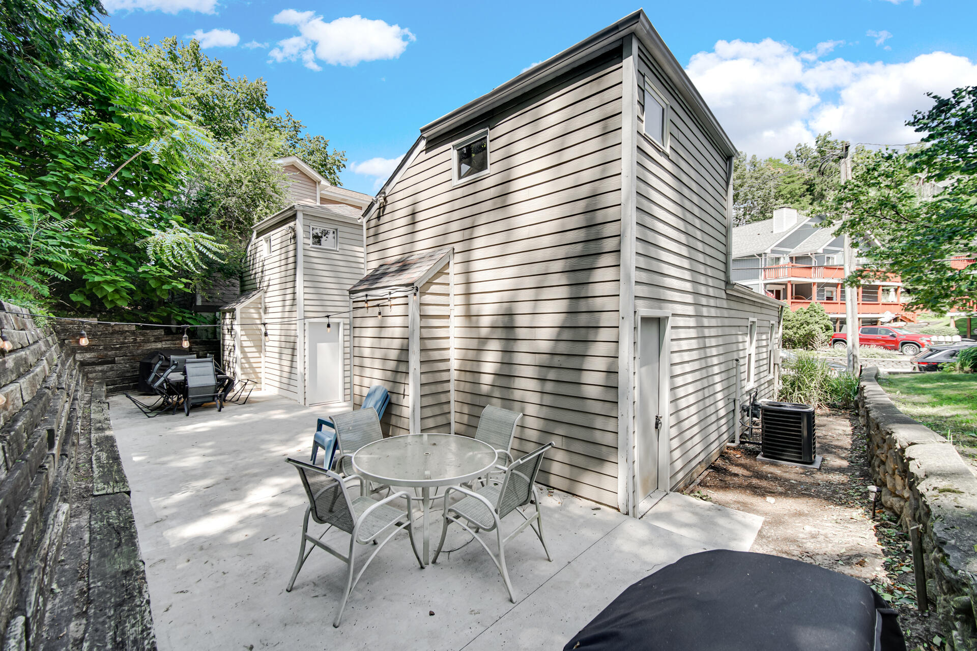 206 Lake Avenue