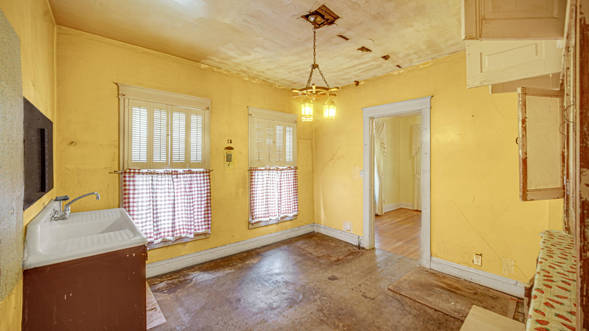 221 S Woodland Avenue