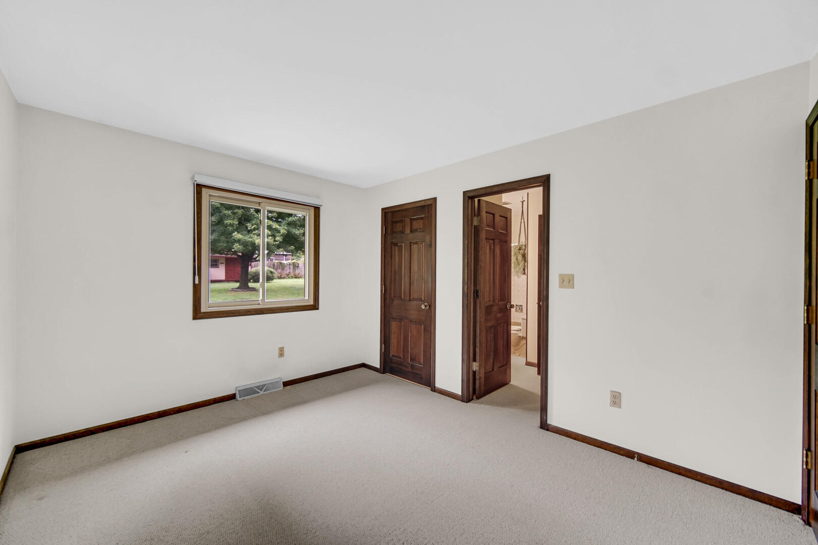 2633 N Stuyvesant Lane