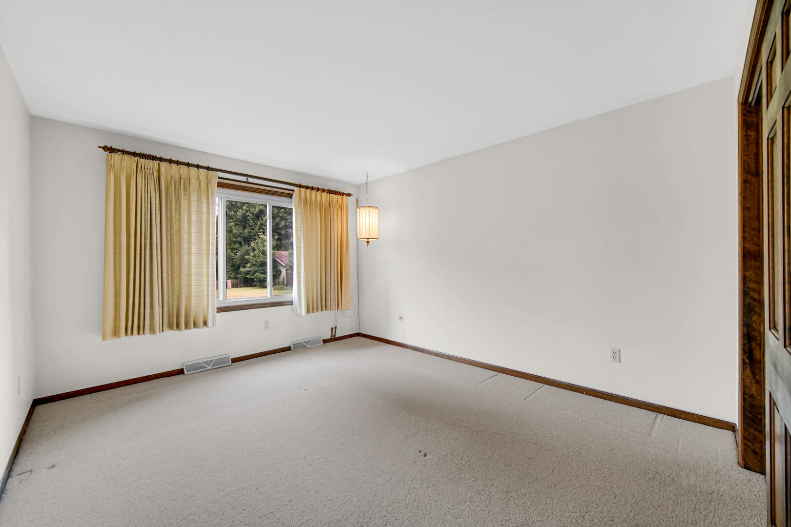 2633 N Stuyvesant Lane