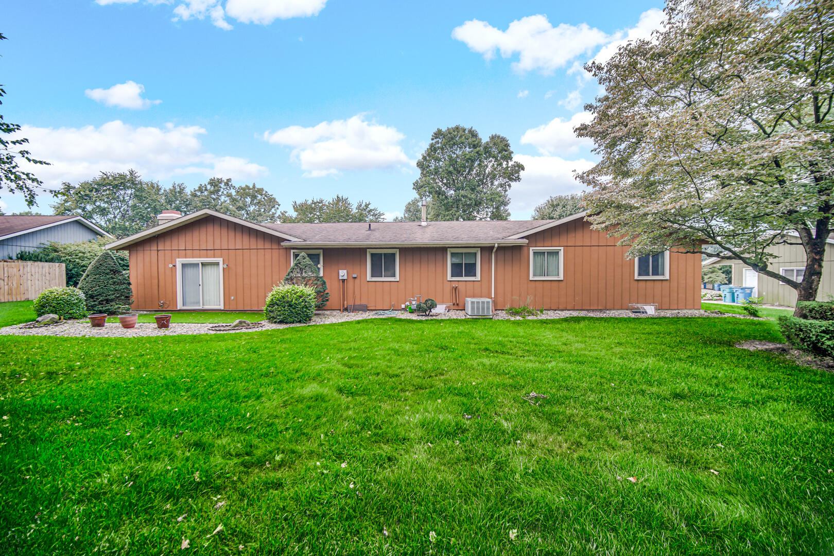 2633 N Stuyvesant Lane
