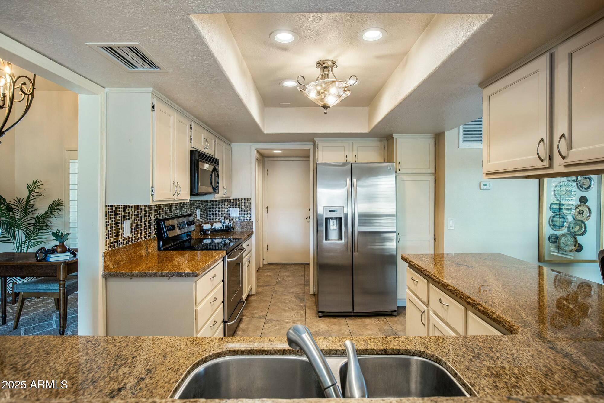 18719 E AVENIDA DEL RAY --