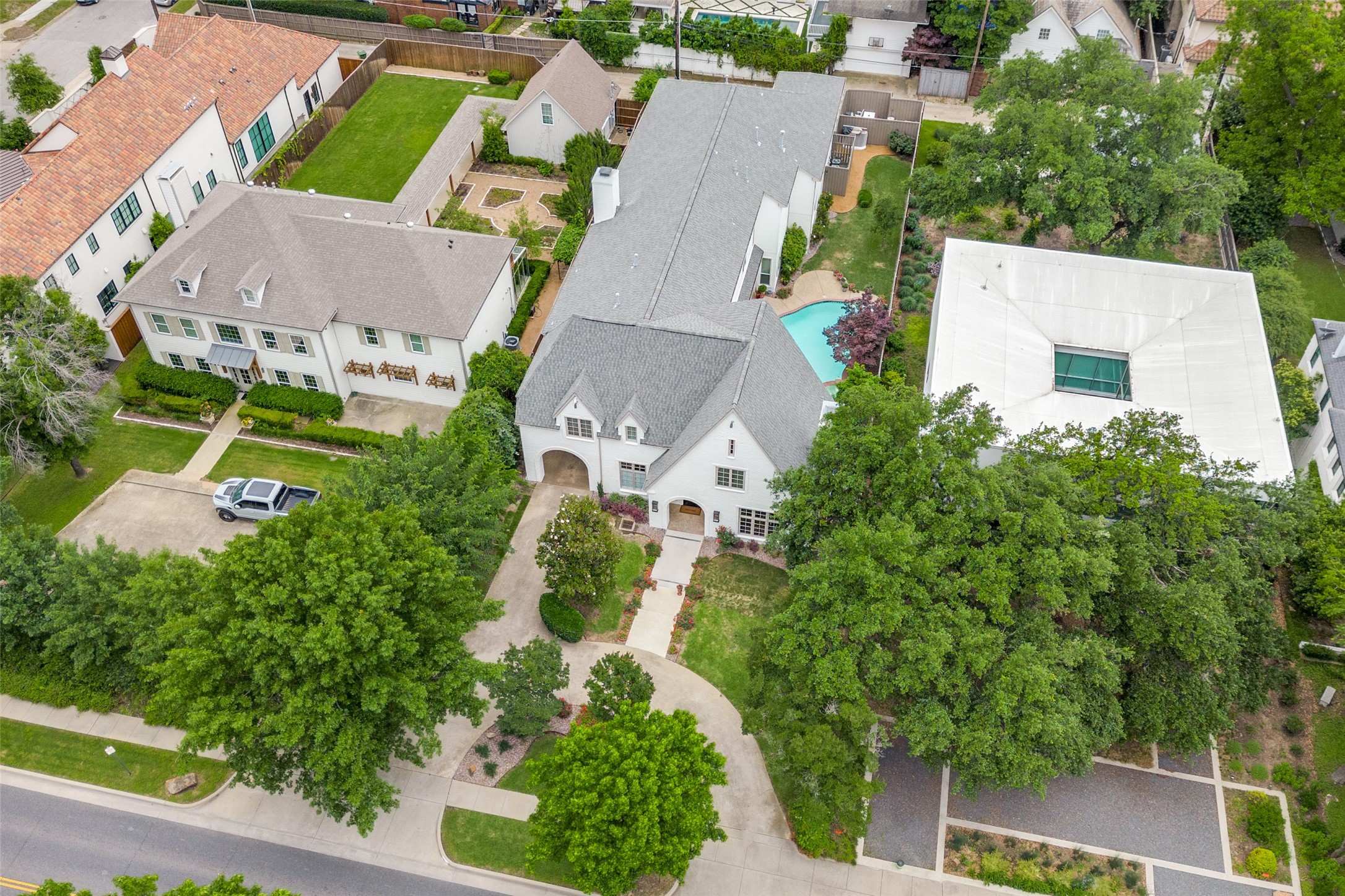 3609 Mockingbird Lane