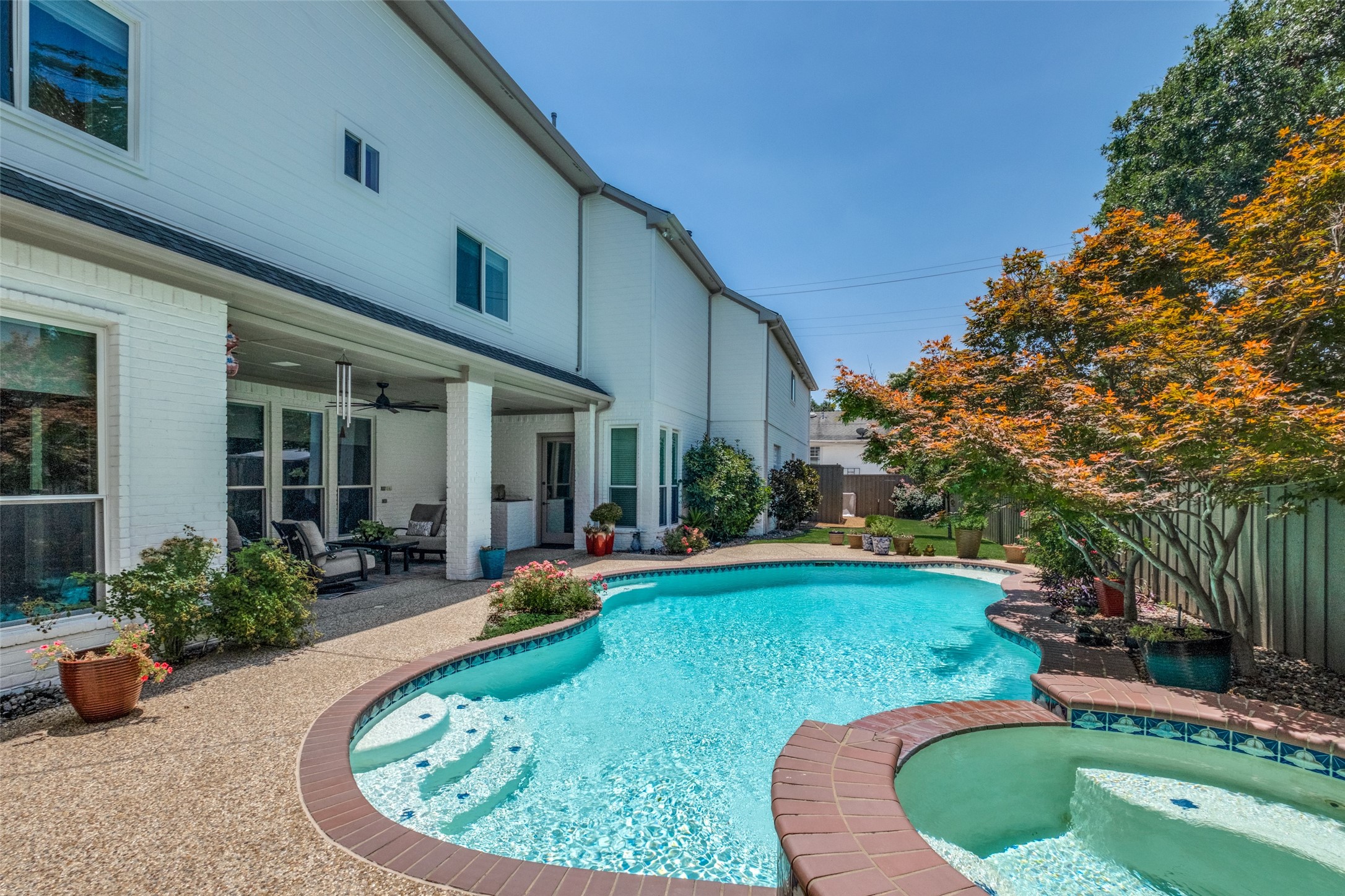 3609 Mockingbird Lane