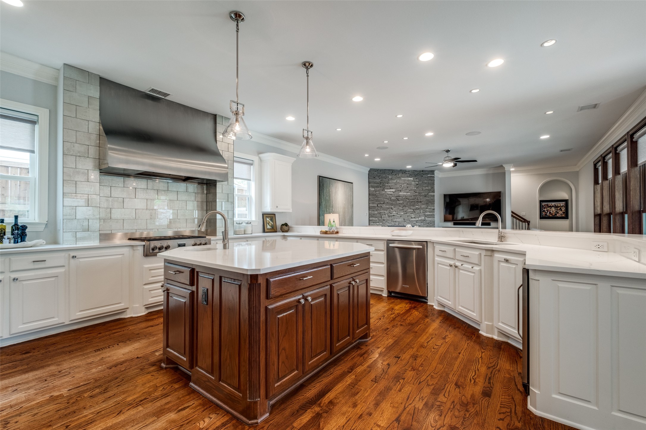 3609 Mockingbird Lane