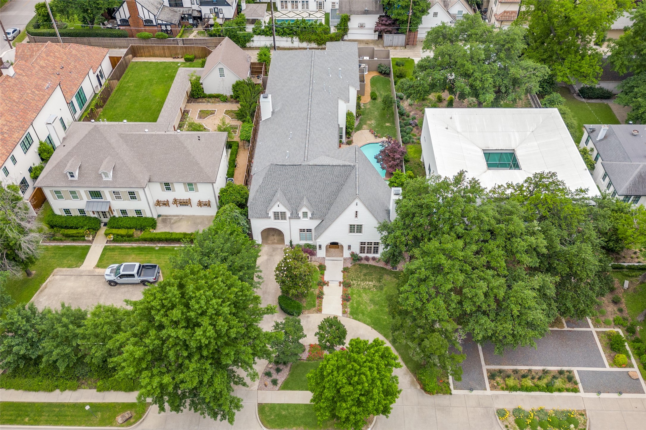 3609 Mockingbird Lane