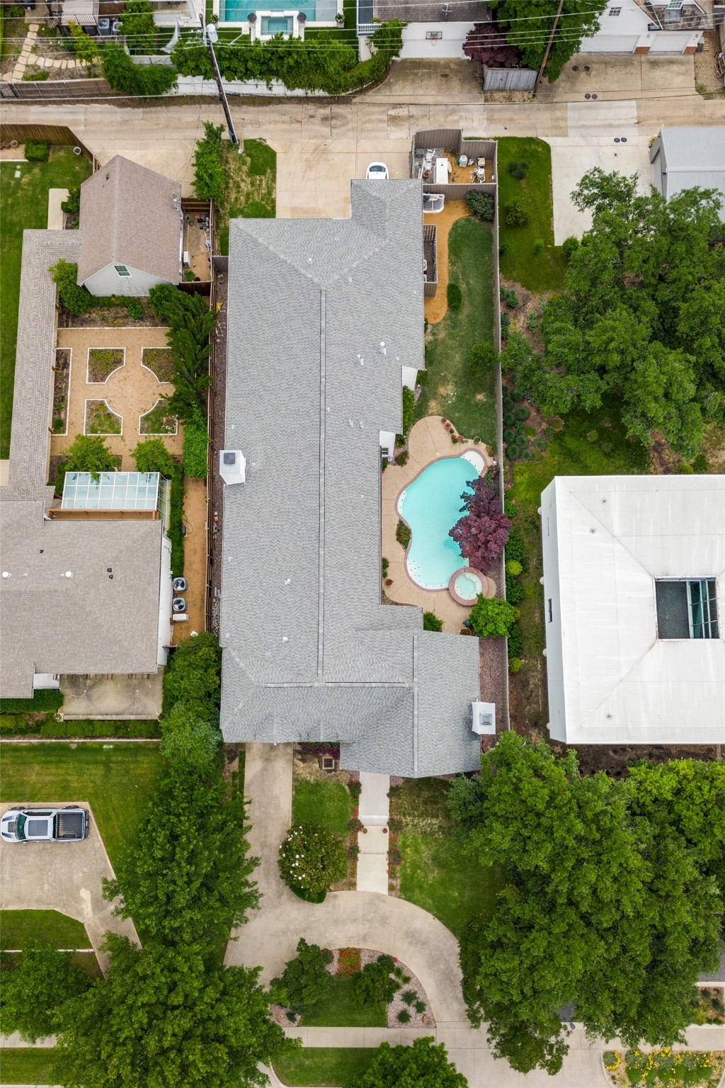 3609 Mockingbird Lane